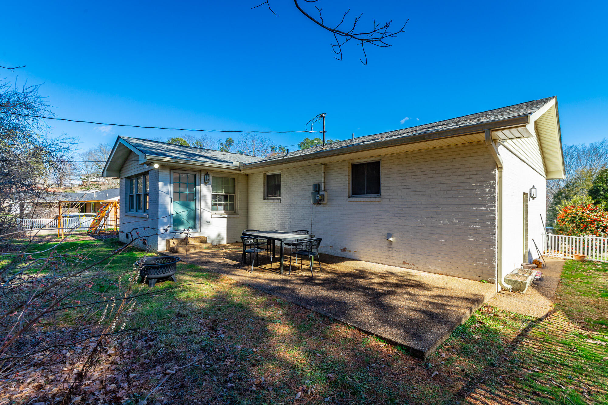 1119 Hillsboro Drive