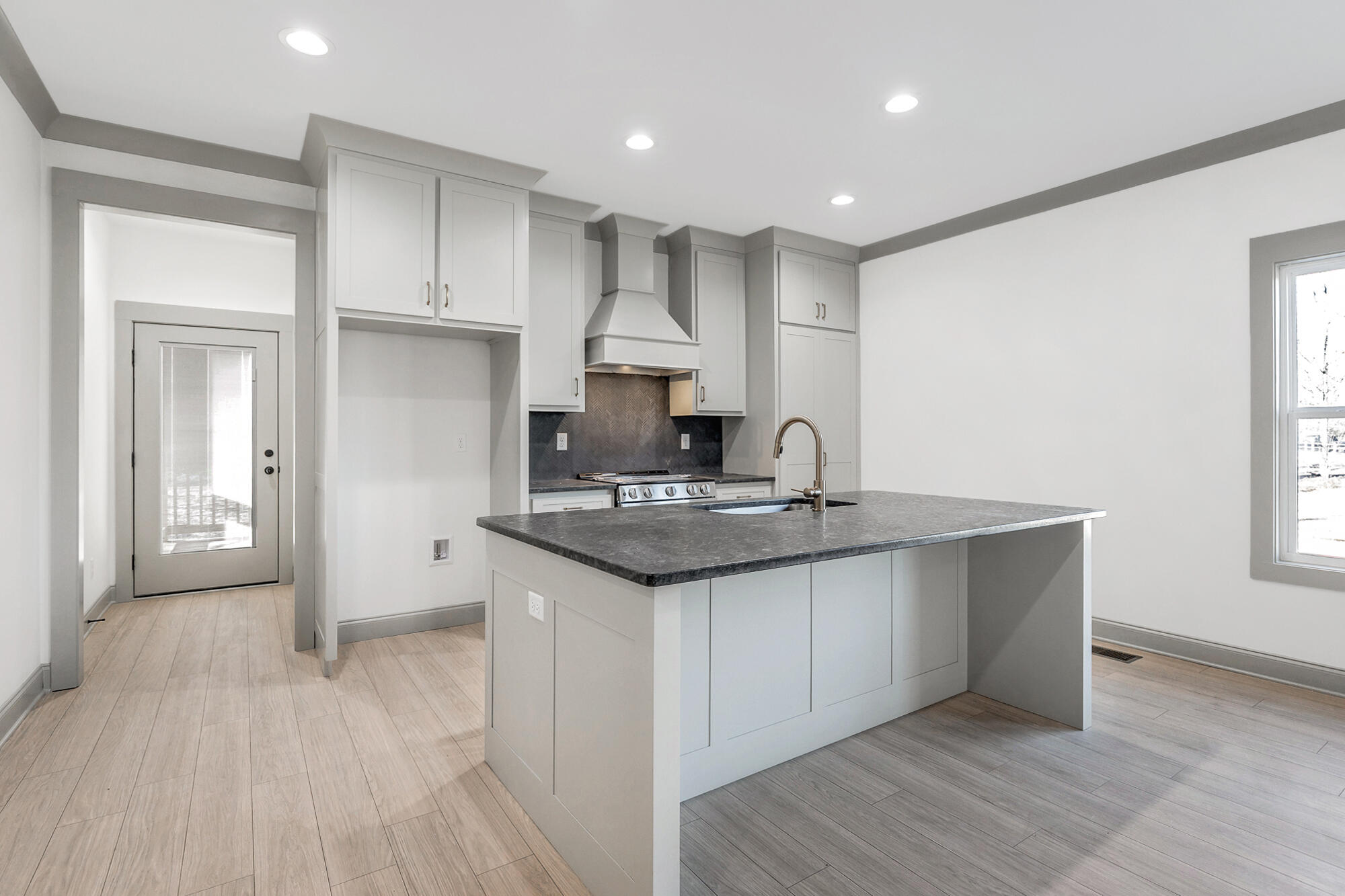 7883 Sawyer Pike