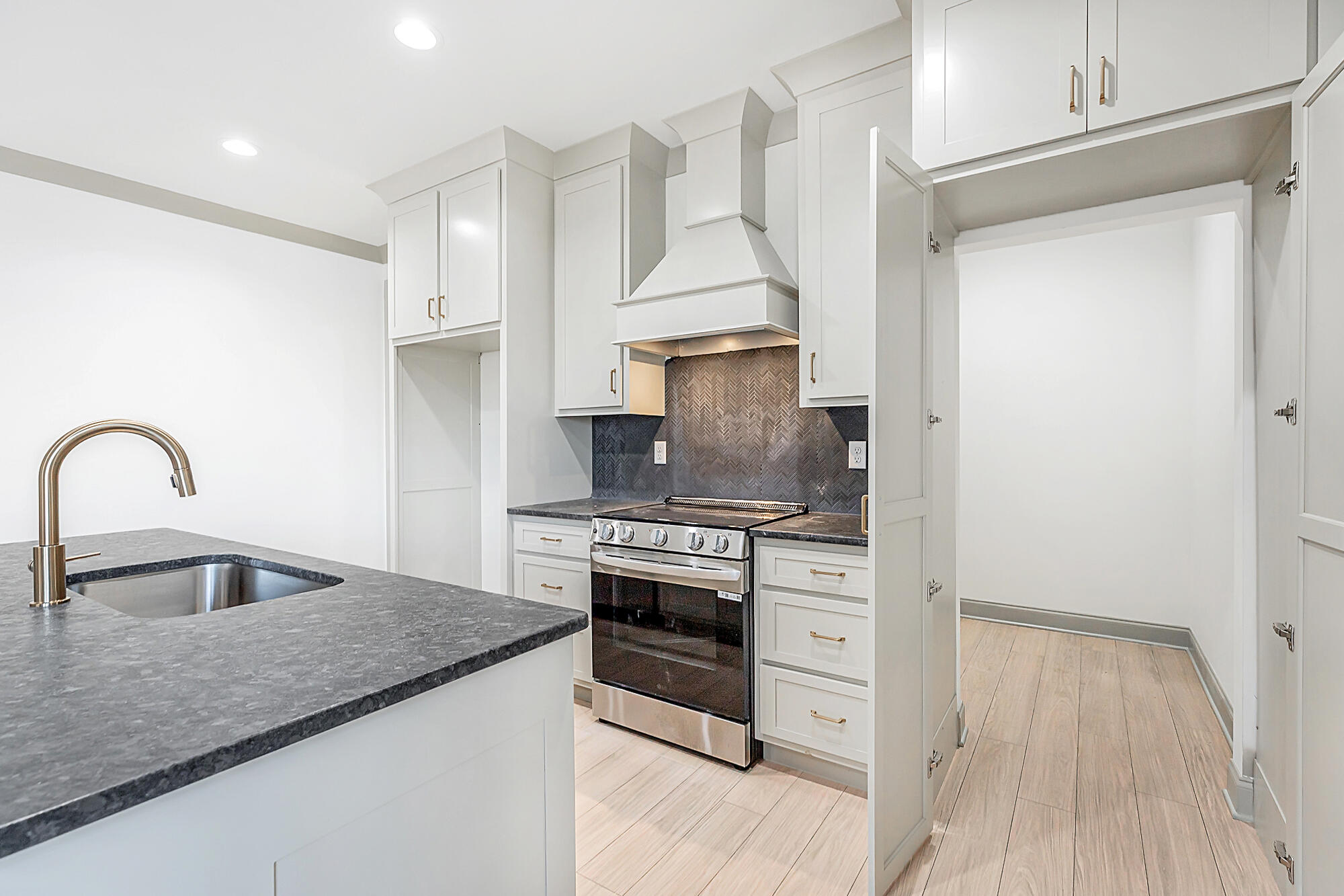7883 Sawyer Pike