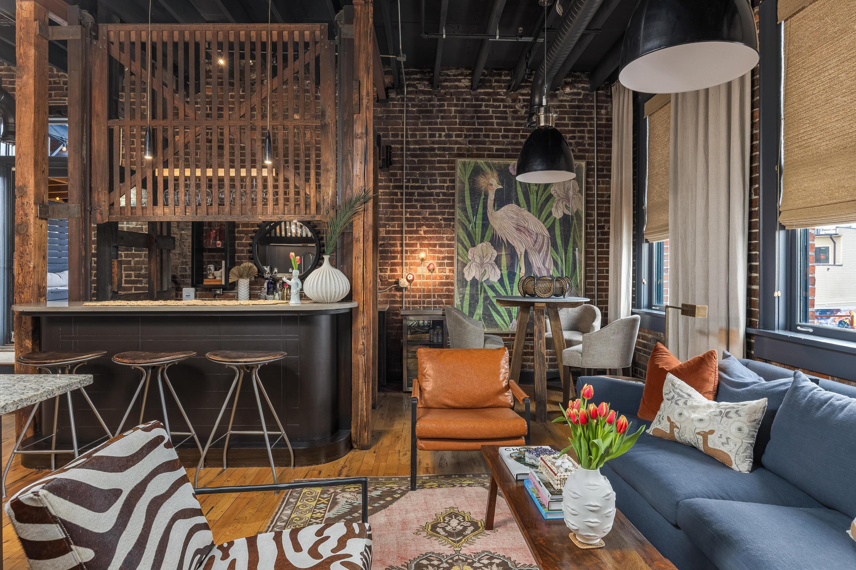 55 E Main Street, 304