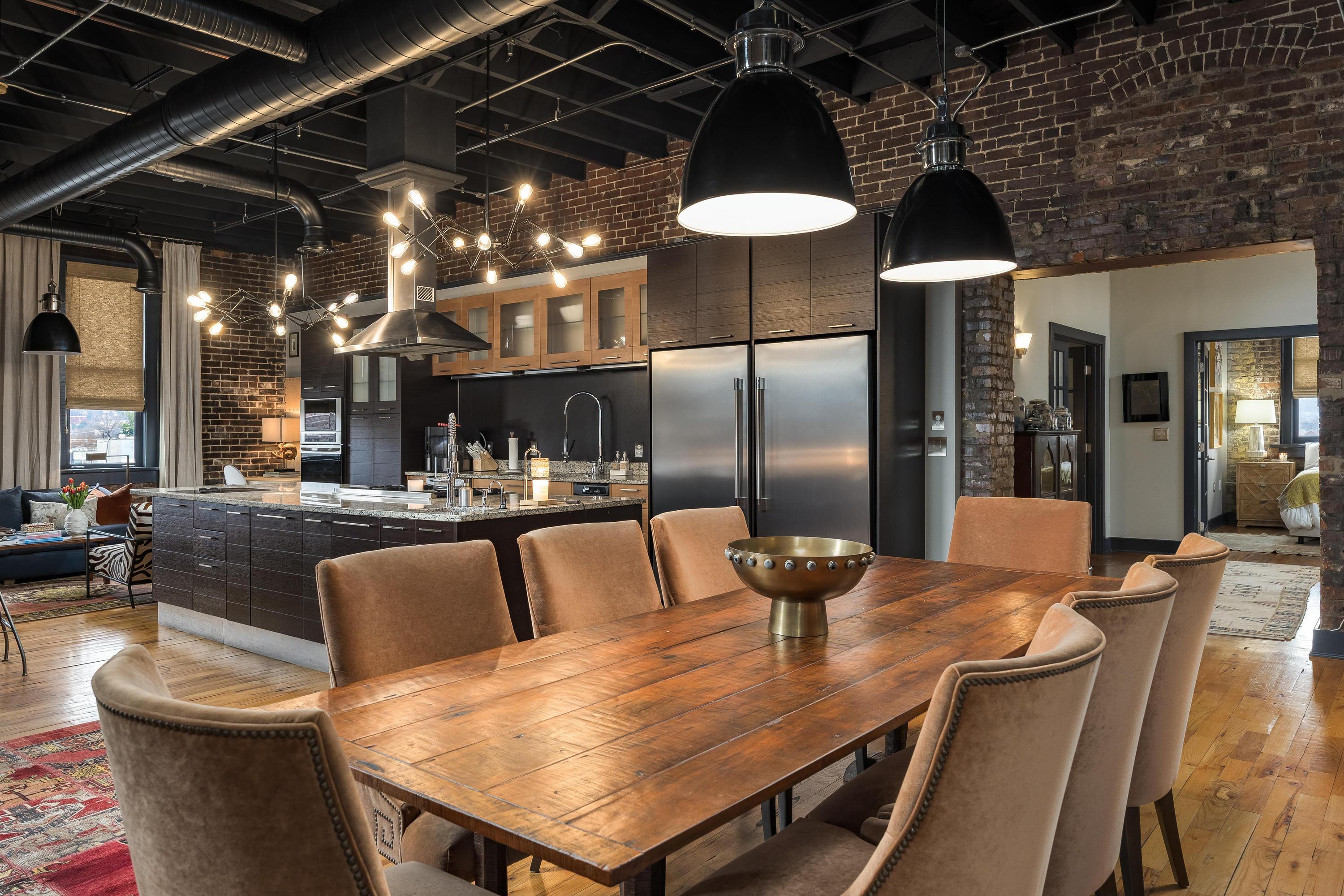 55 E Main Street, 304