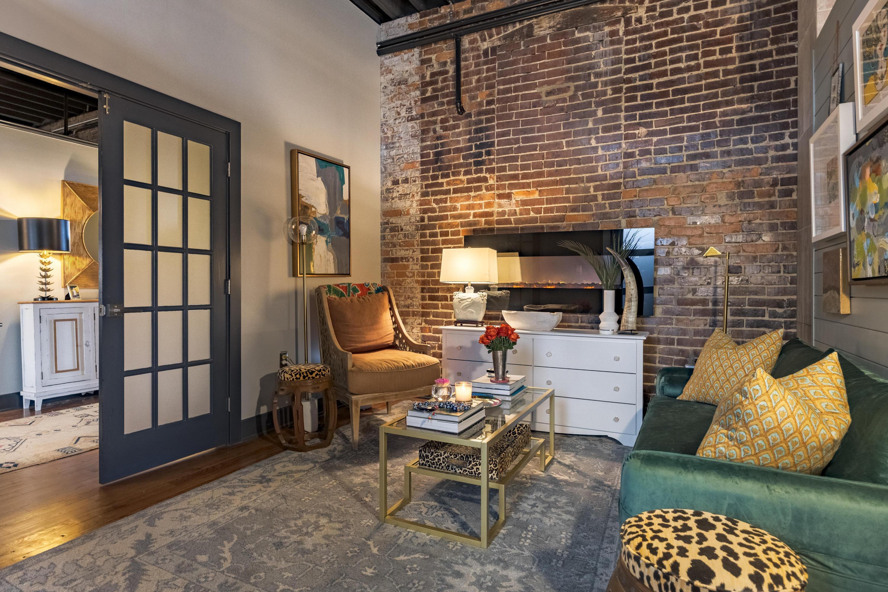 55 E Main Street, 304