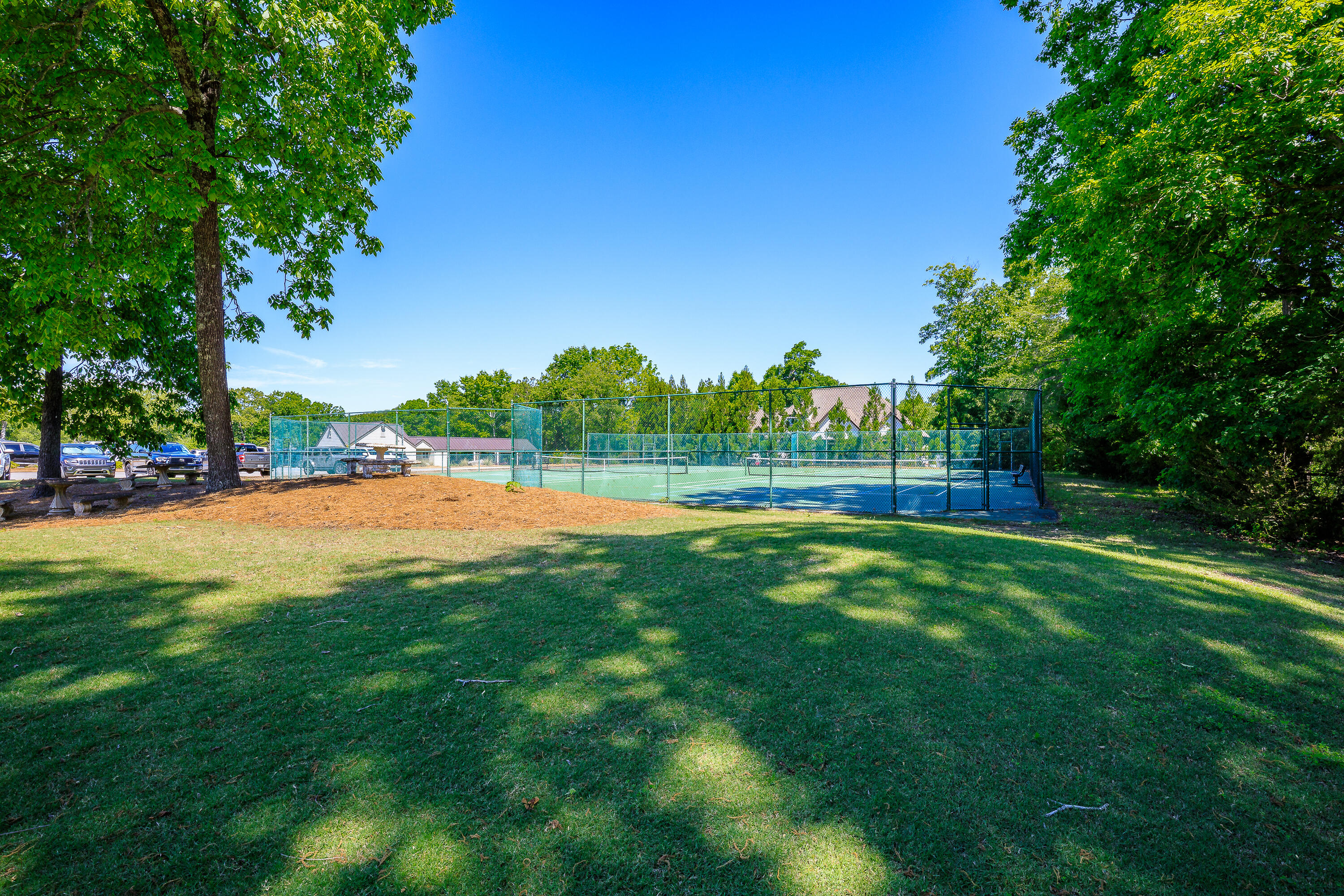 28 N Links Drive