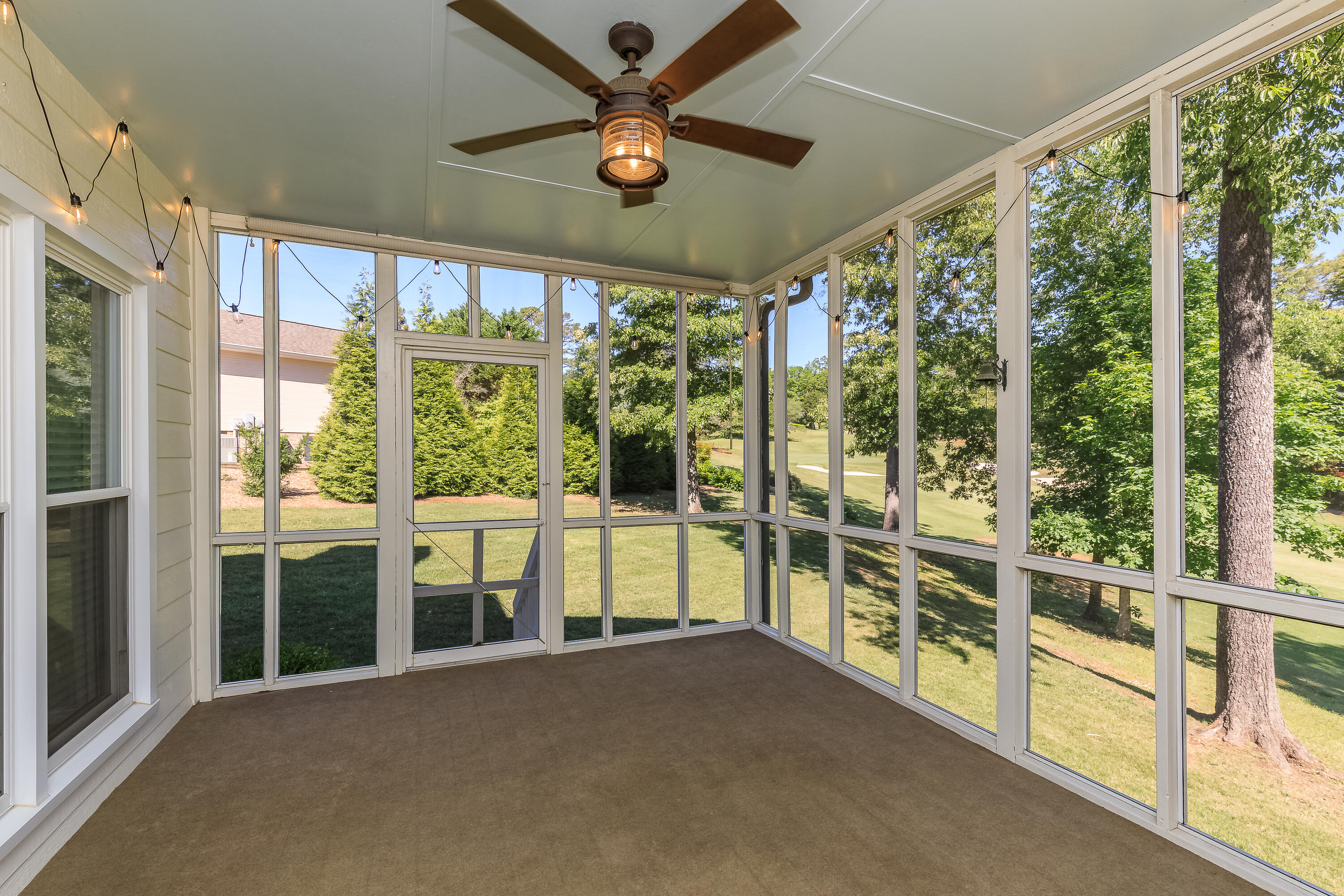 28 N Links Drive