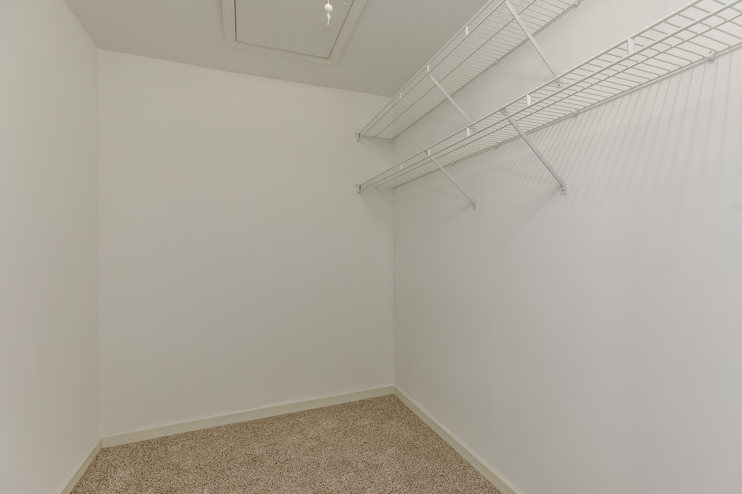 28 N Links Drive