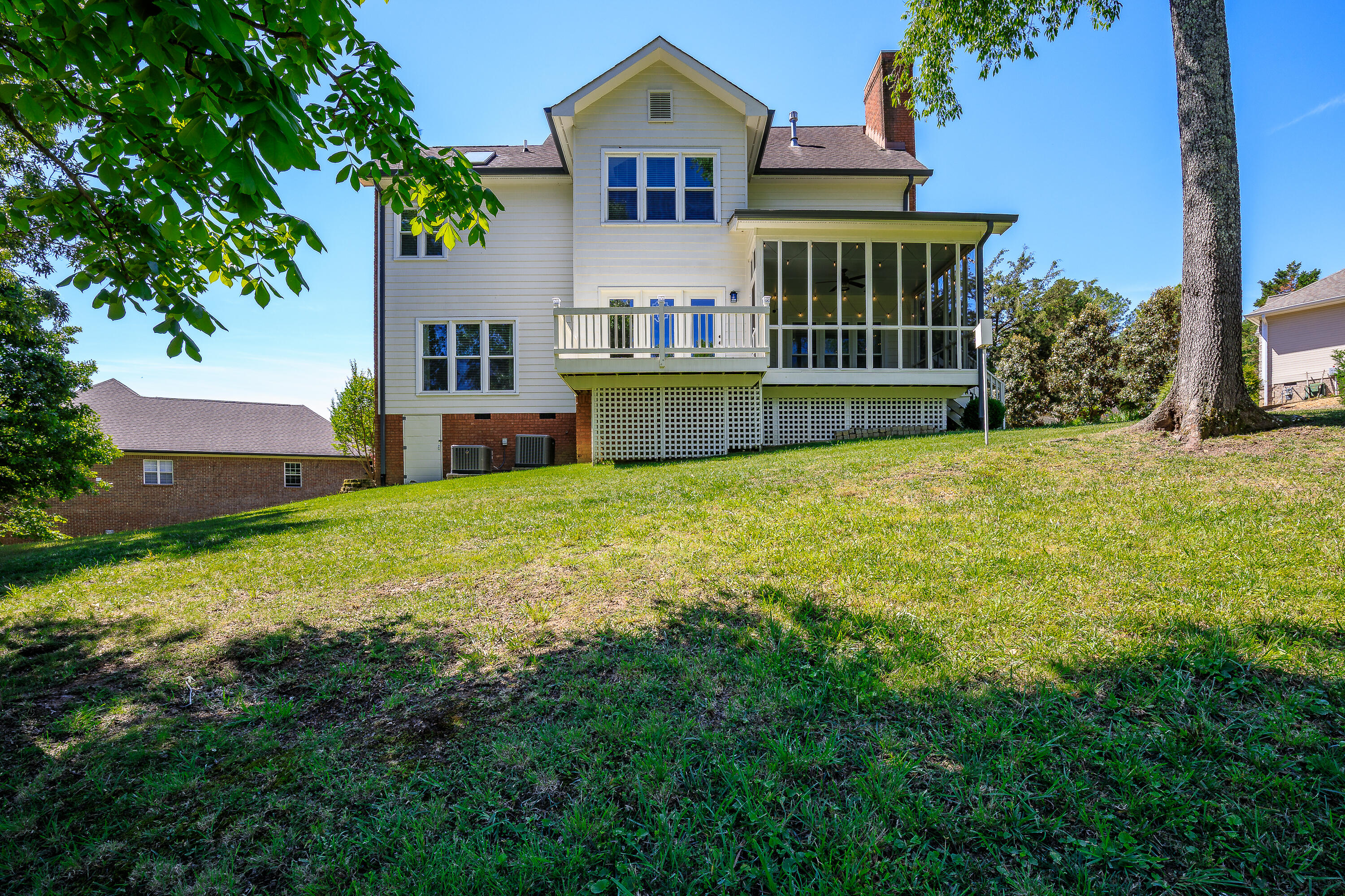 28 N Links Drive