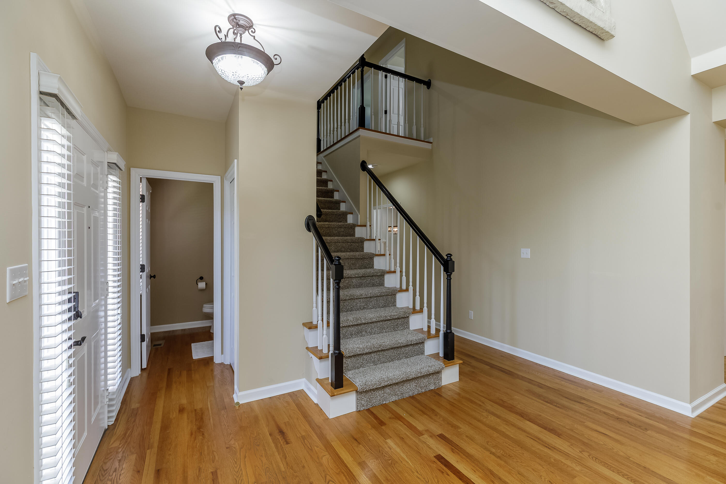 28 N Links Drive