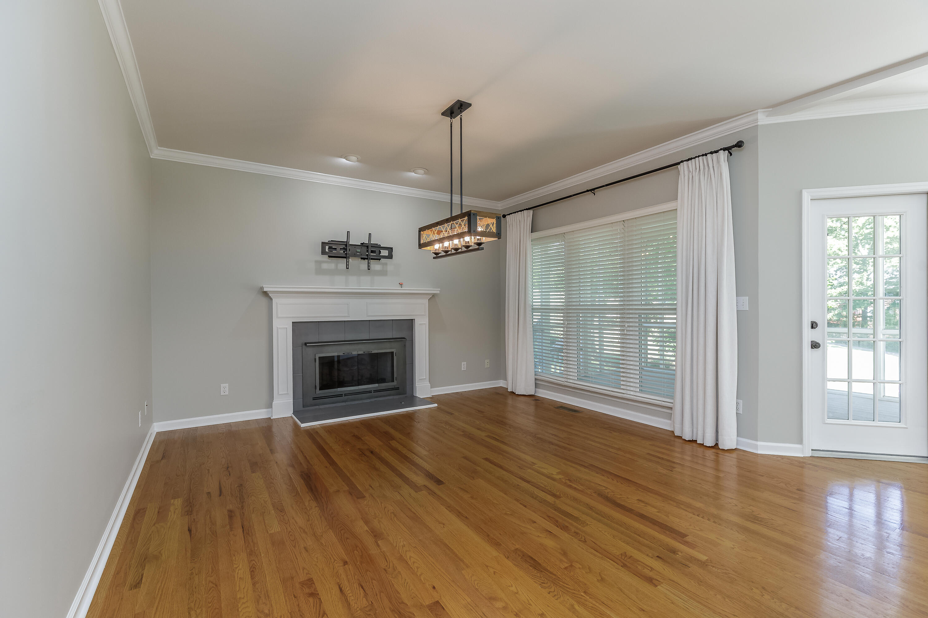 28 N Links Drive