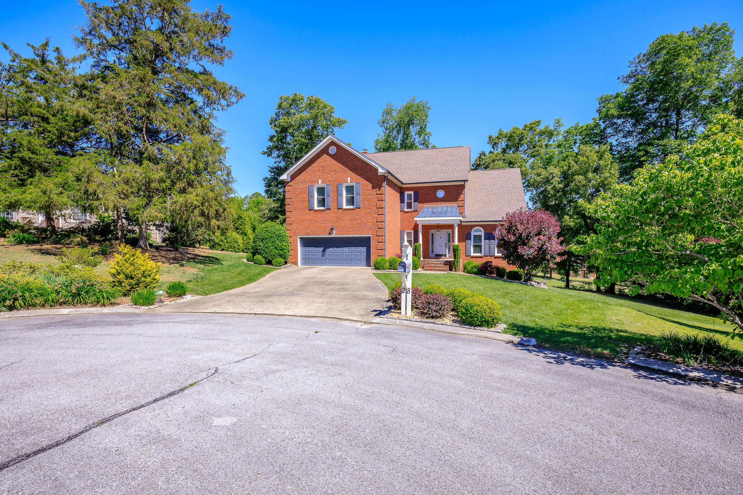 28 N Links Drive