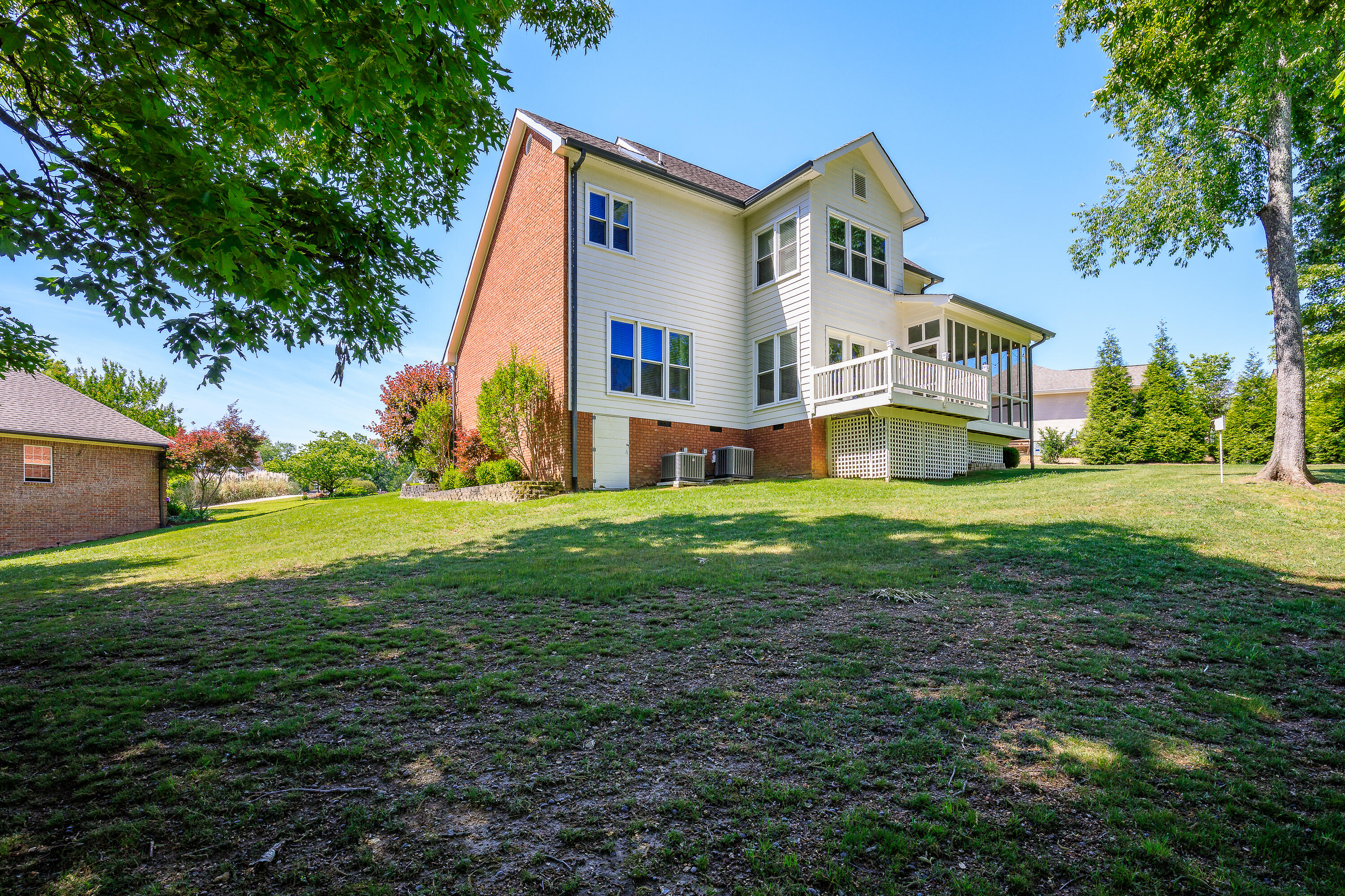 28 N Links Drive