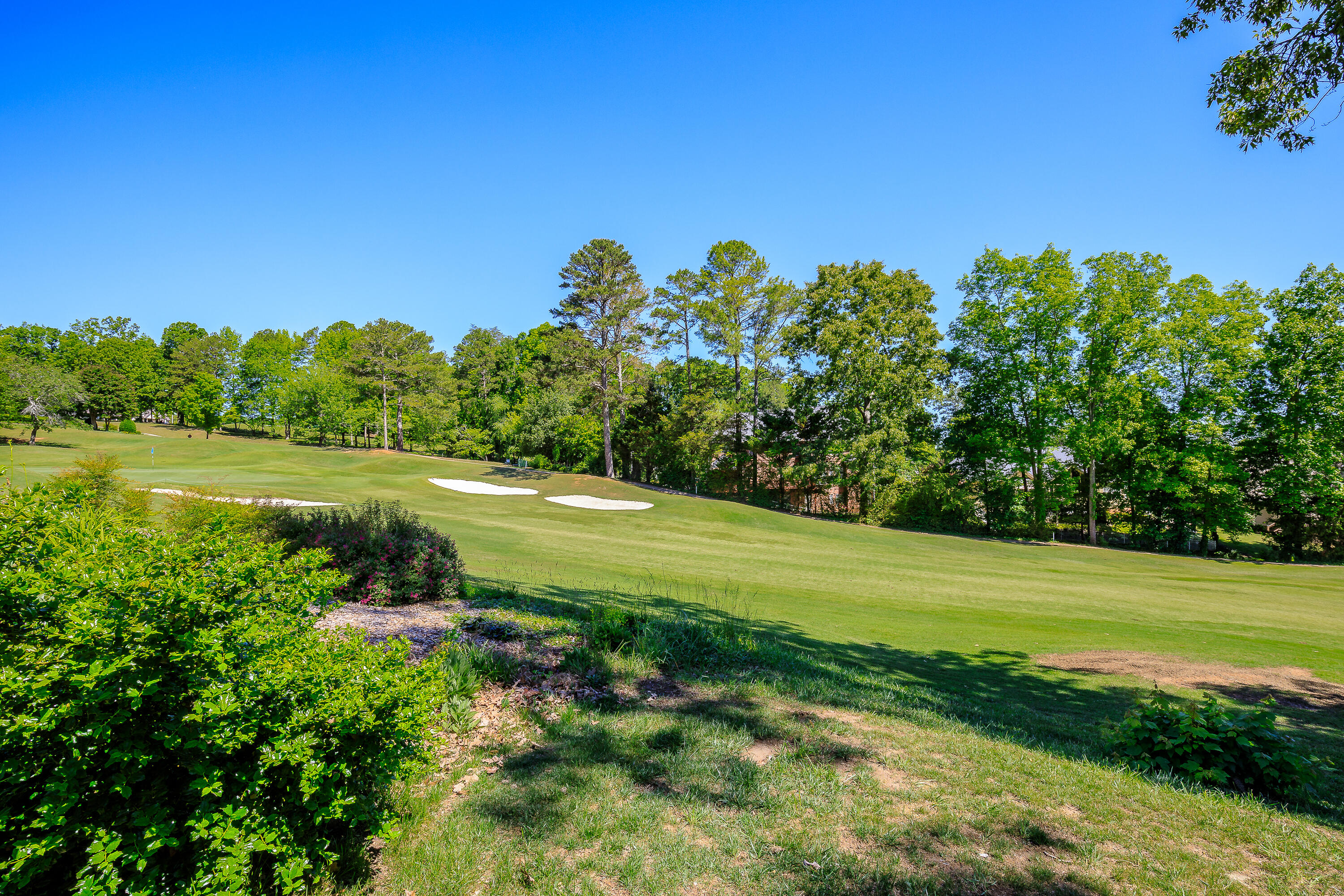 28 N Links Drive