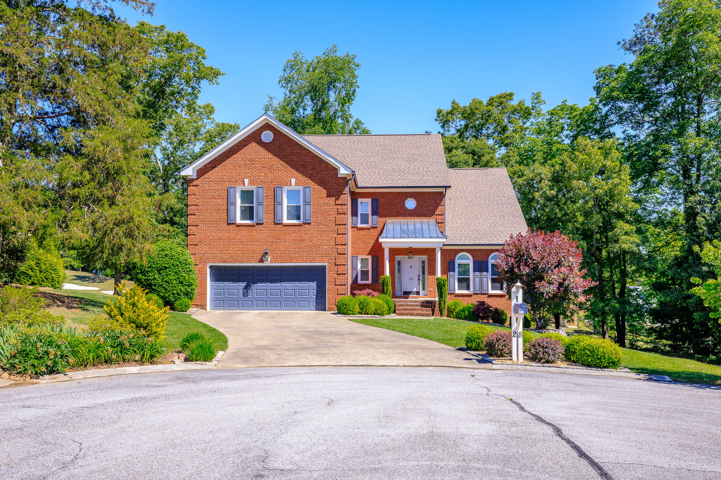 28 N Links Drive