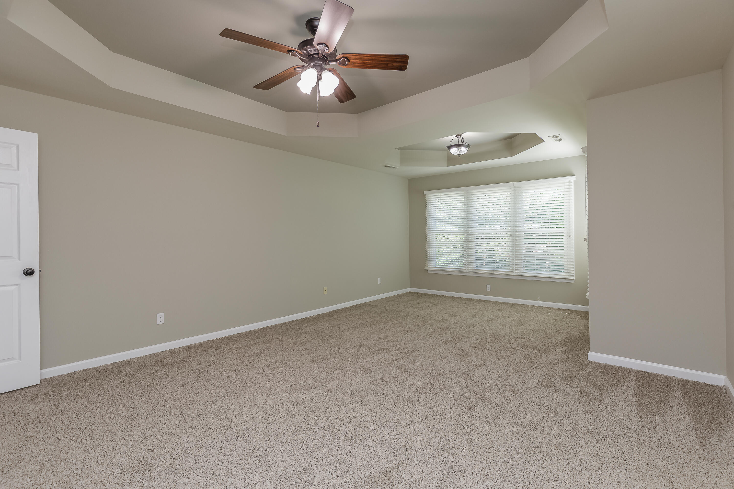 28 N Links Drive