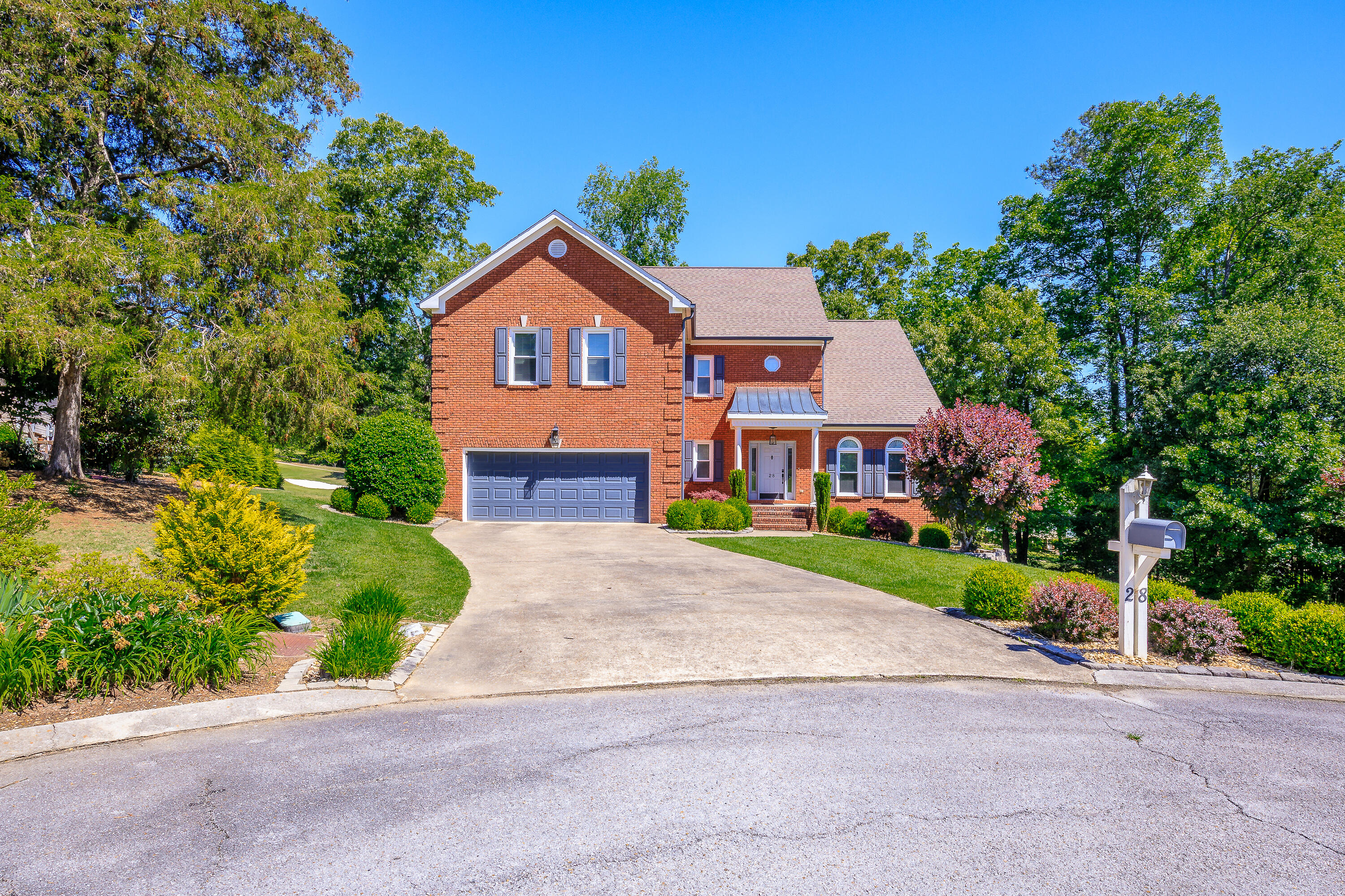 28 N Links Drive