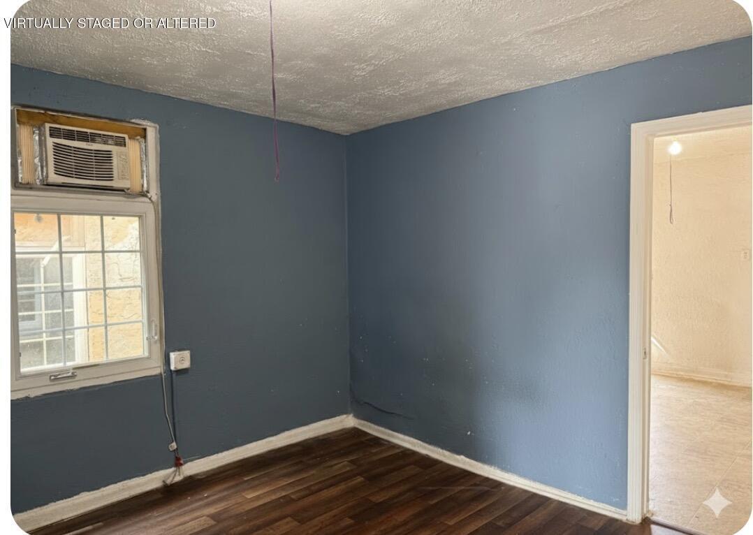 1921 Emerson Drive, 3