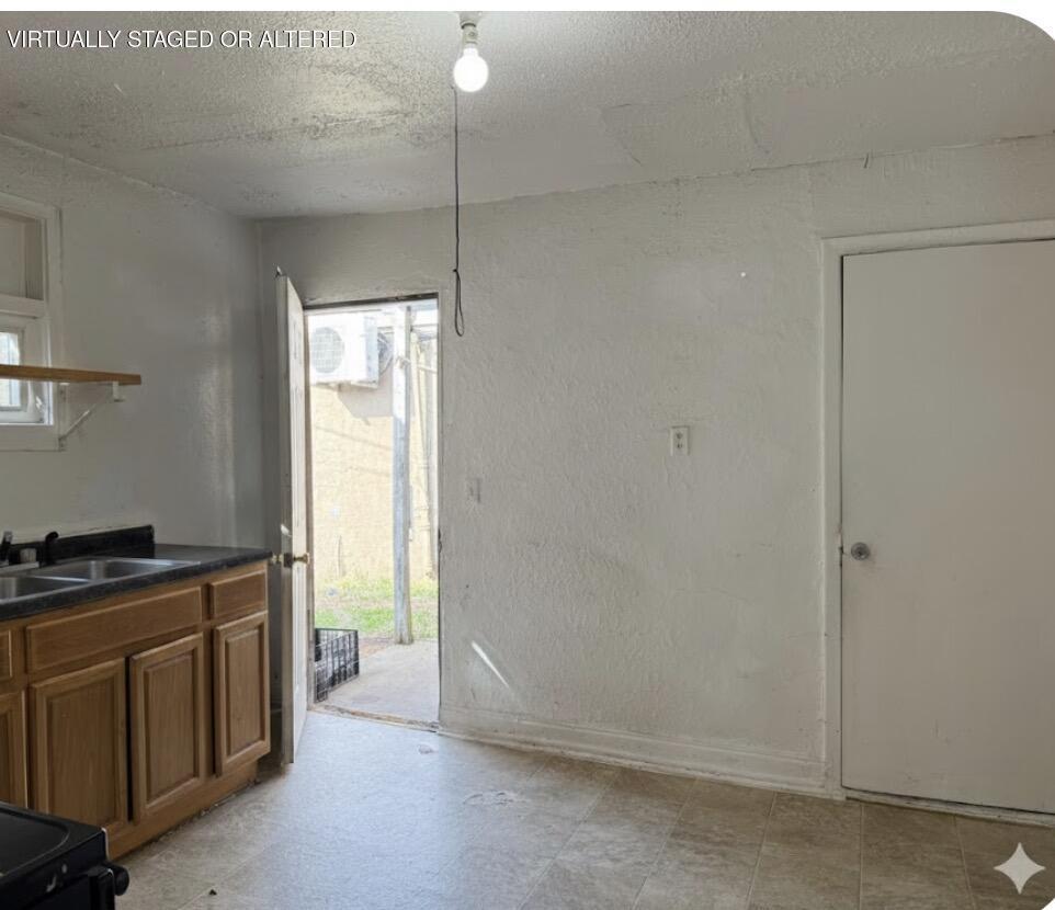 1921 Emerson Drive, 3