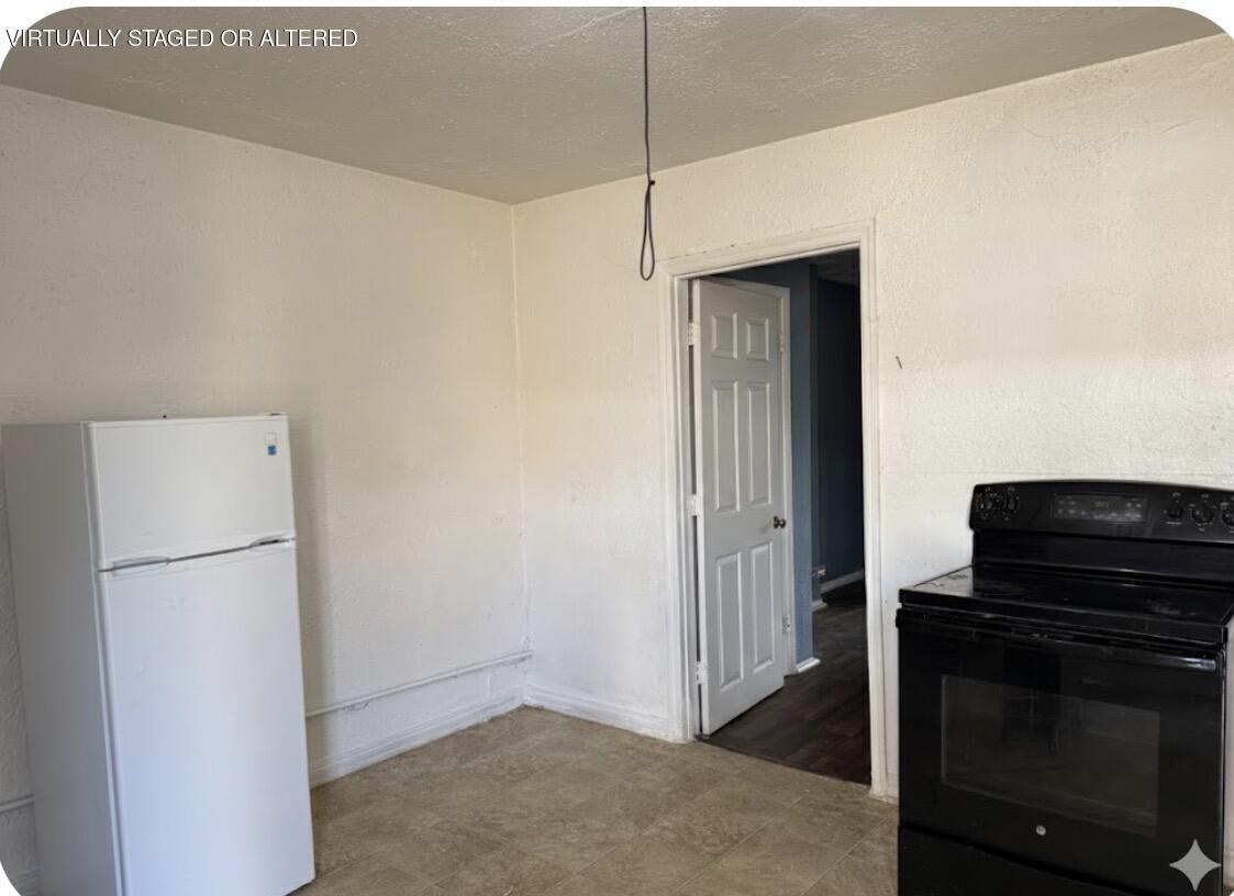 1921 Emerson Drive, 3