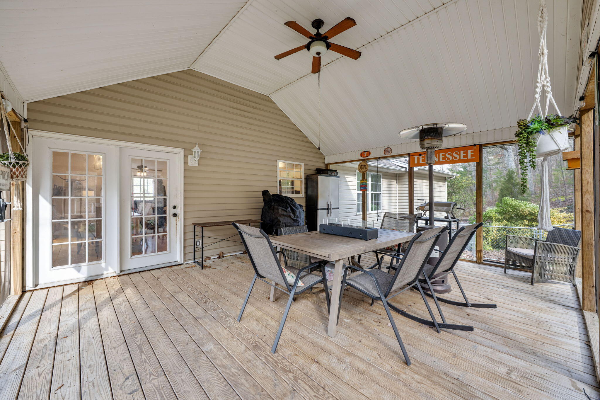 10464 Card Road