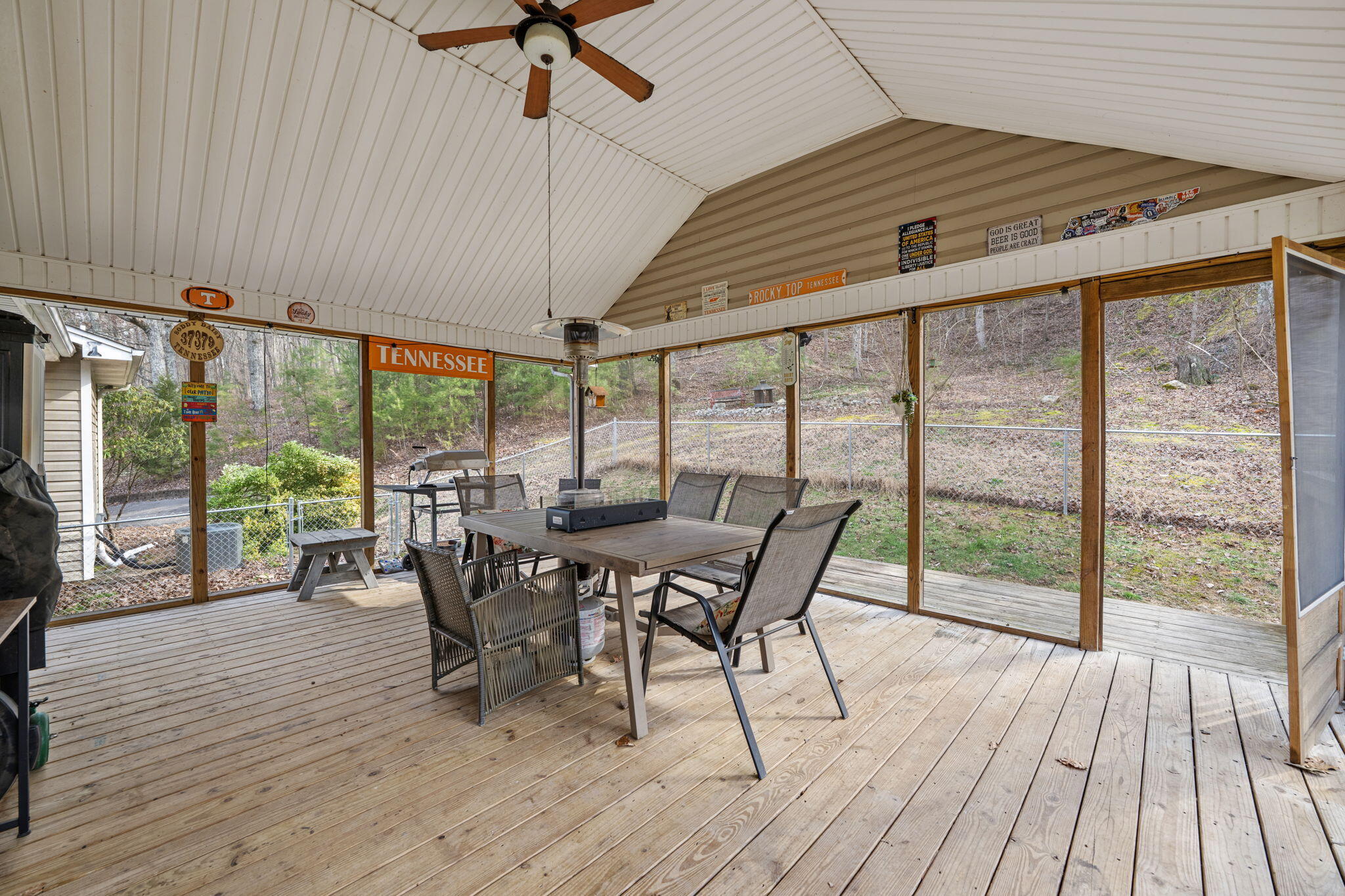 10464 Card Road