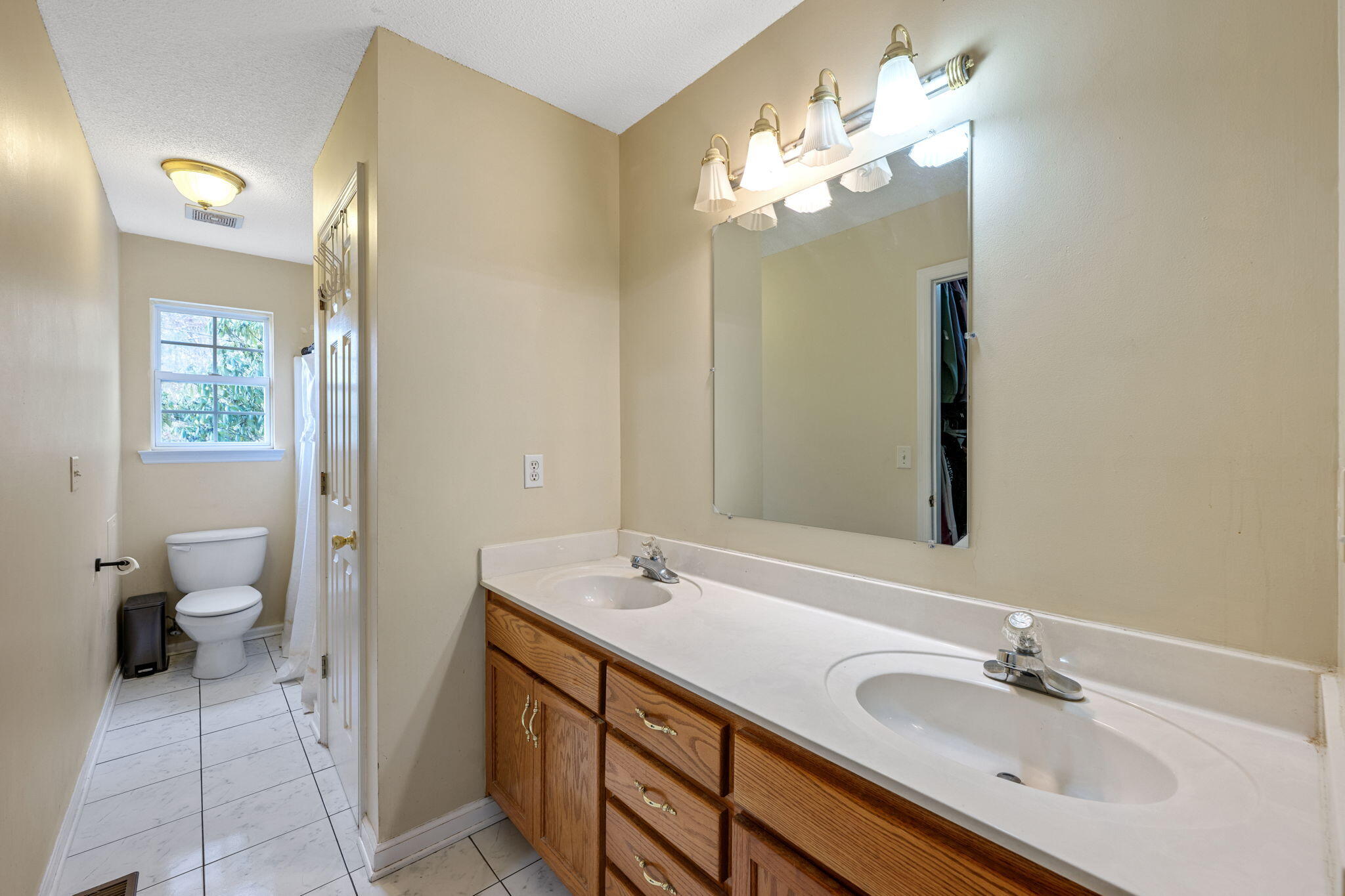 10464 Card Road