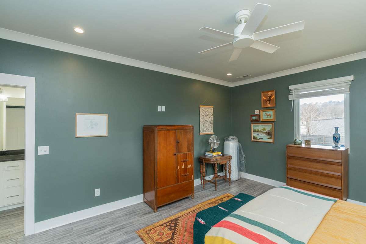 1222 S Lyerly Street