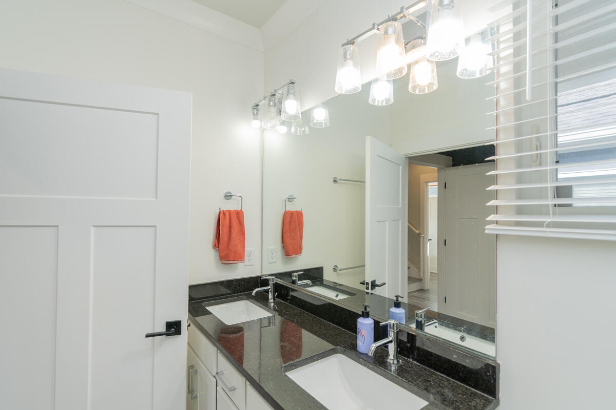 1222 S Lyerly Street