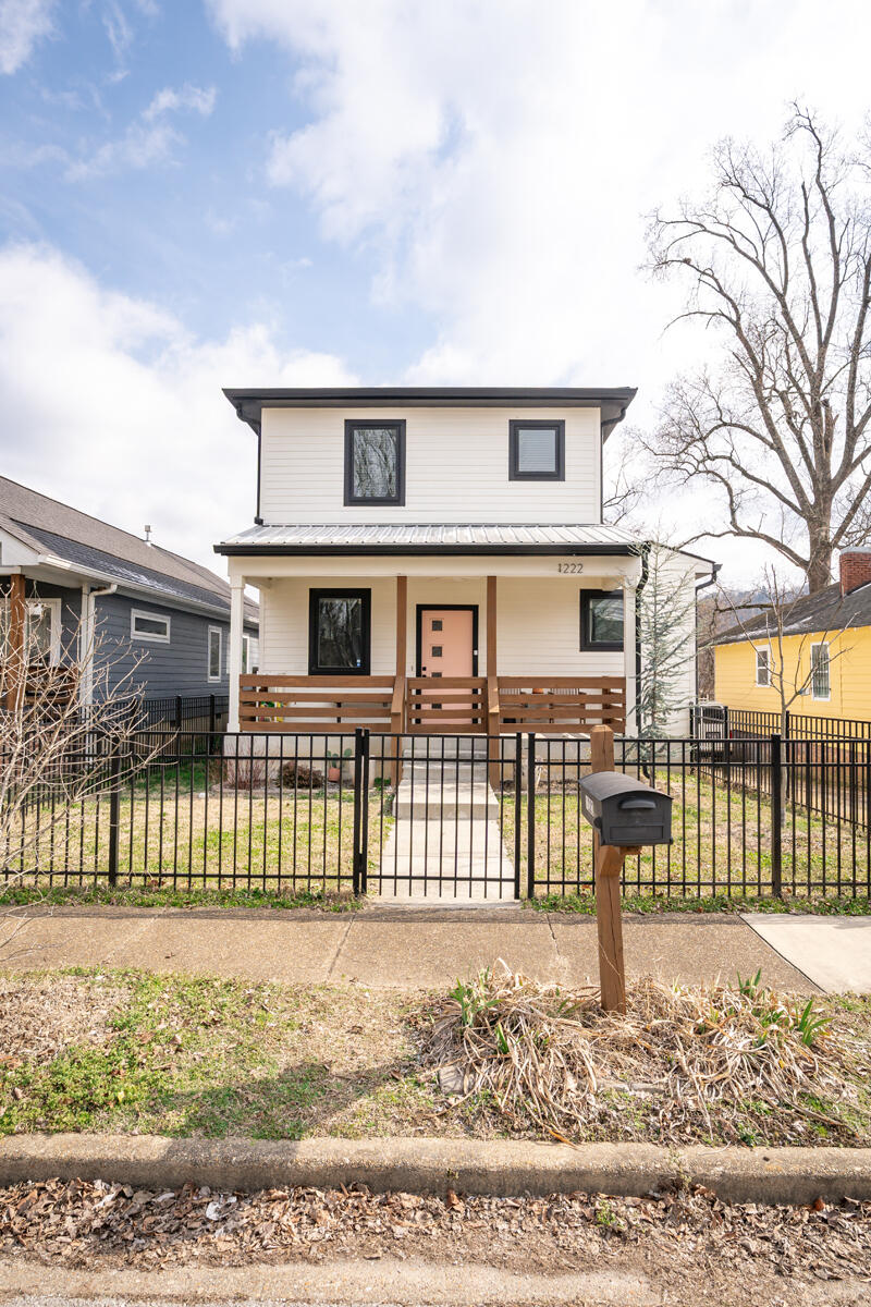 1222 S Lyerly Street