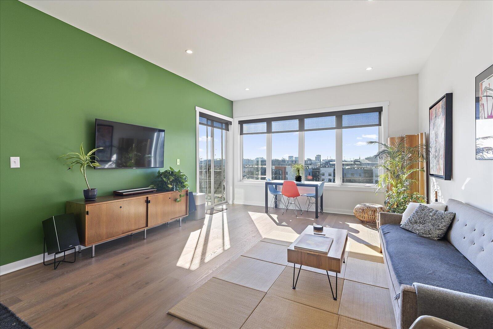 411 Fairpoint Street, 202