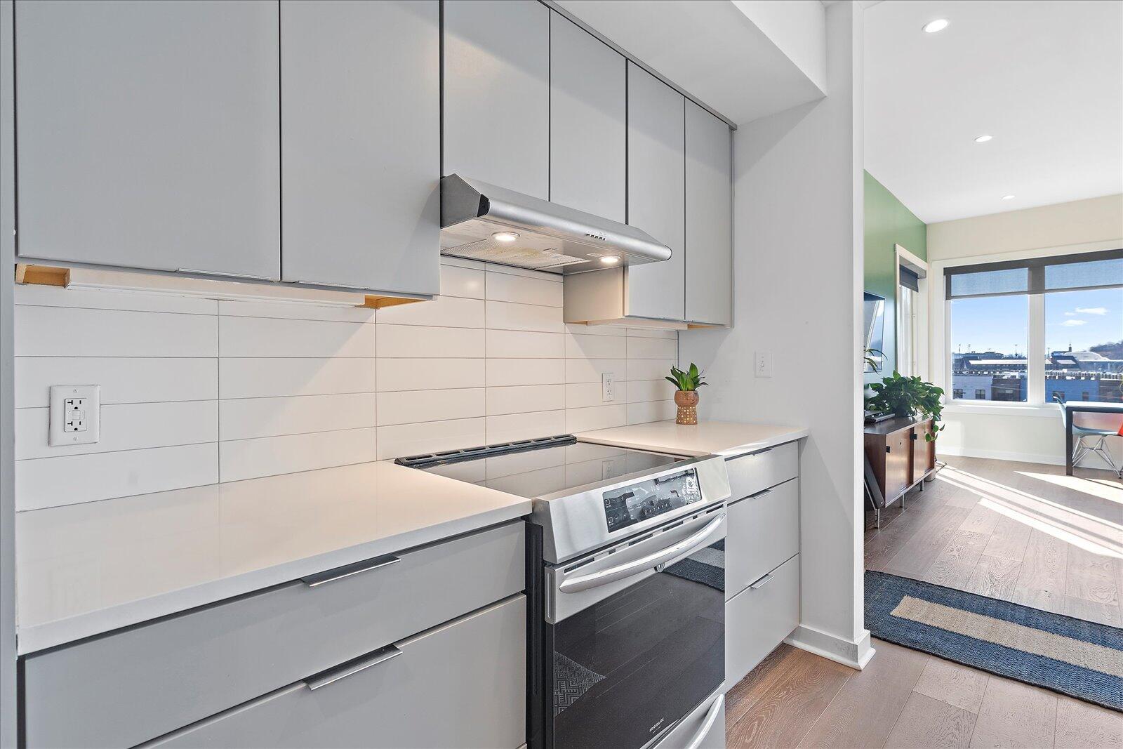 411 Fairpoint Street, 202