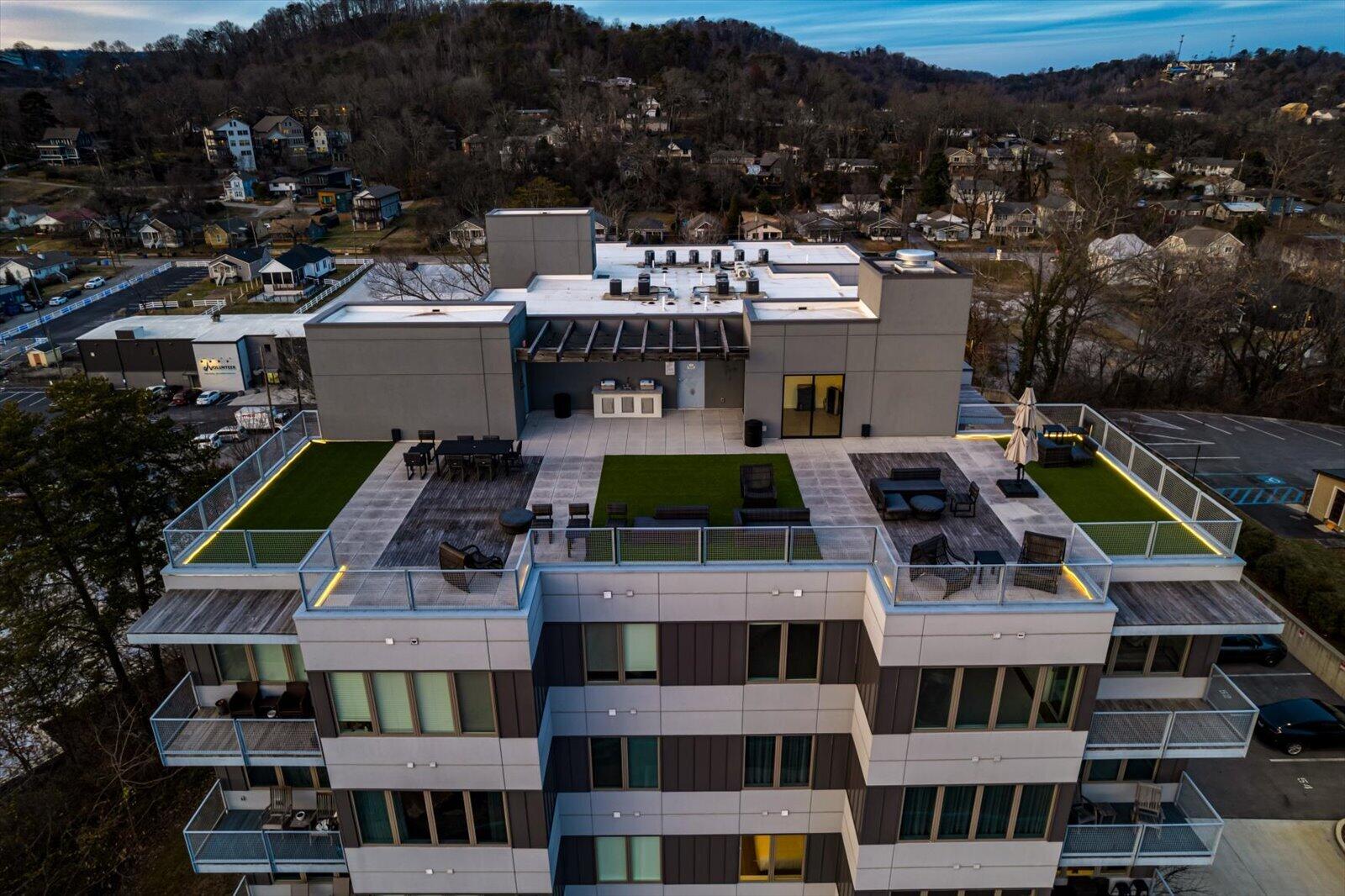 411 Fairpoint Street, 202