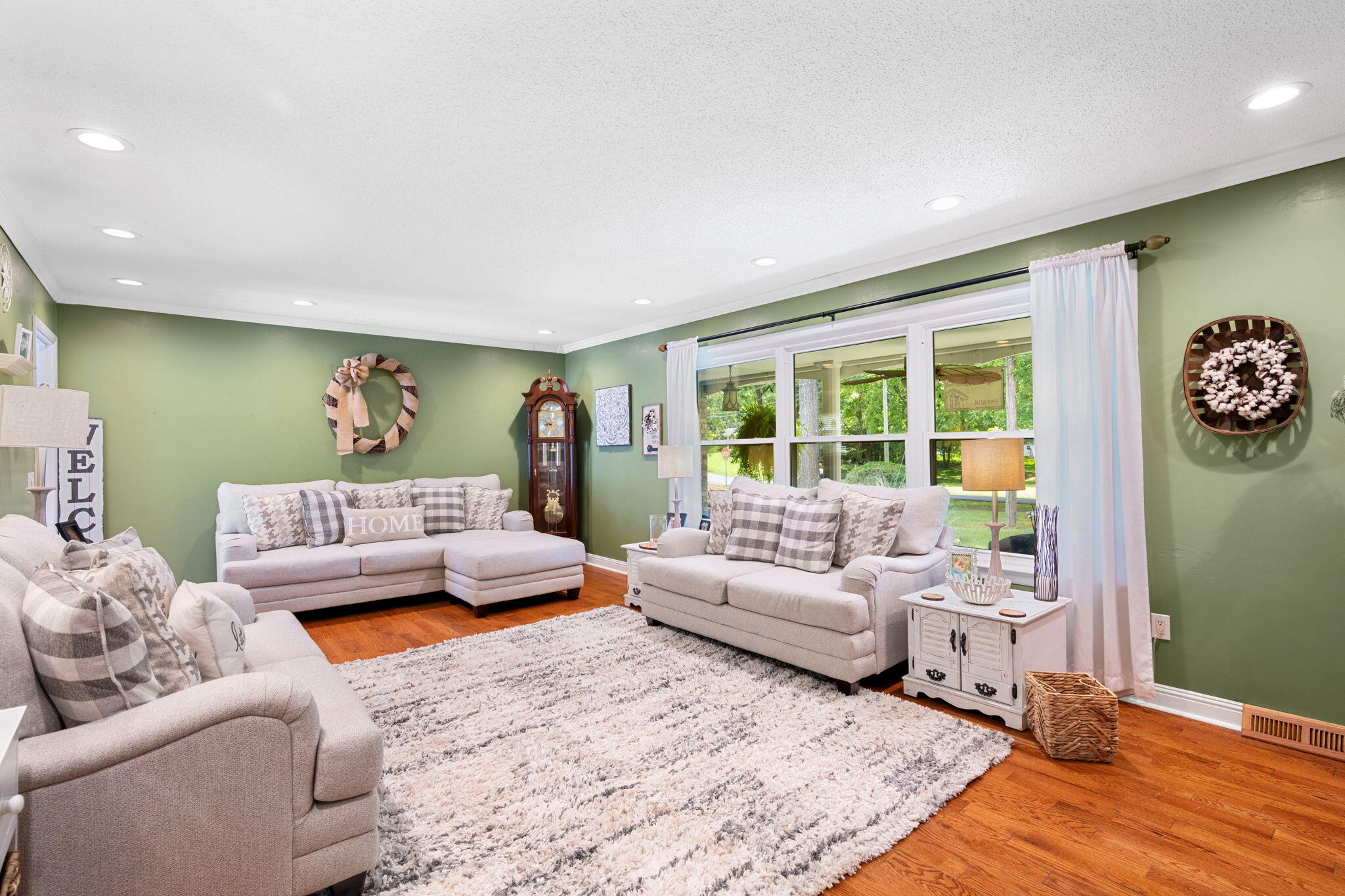 301 Clebourne Avenue