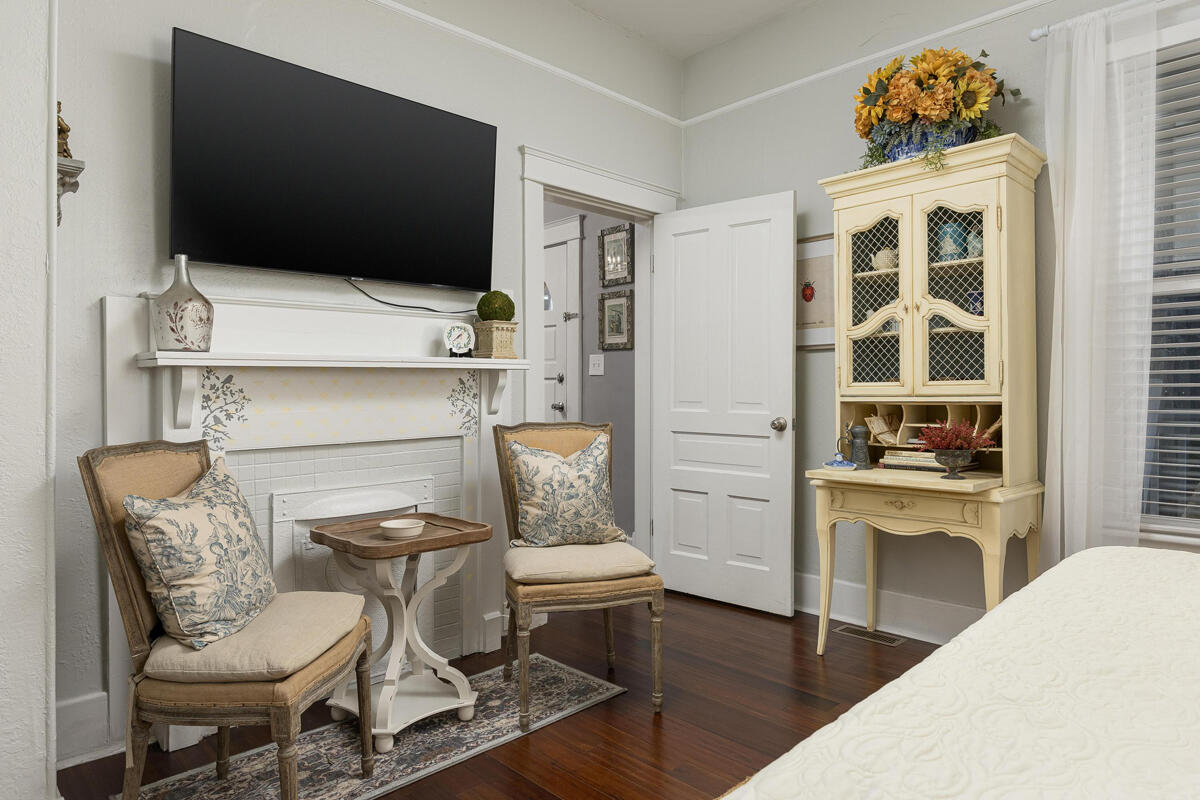 5719 Saint Elmo Avenue