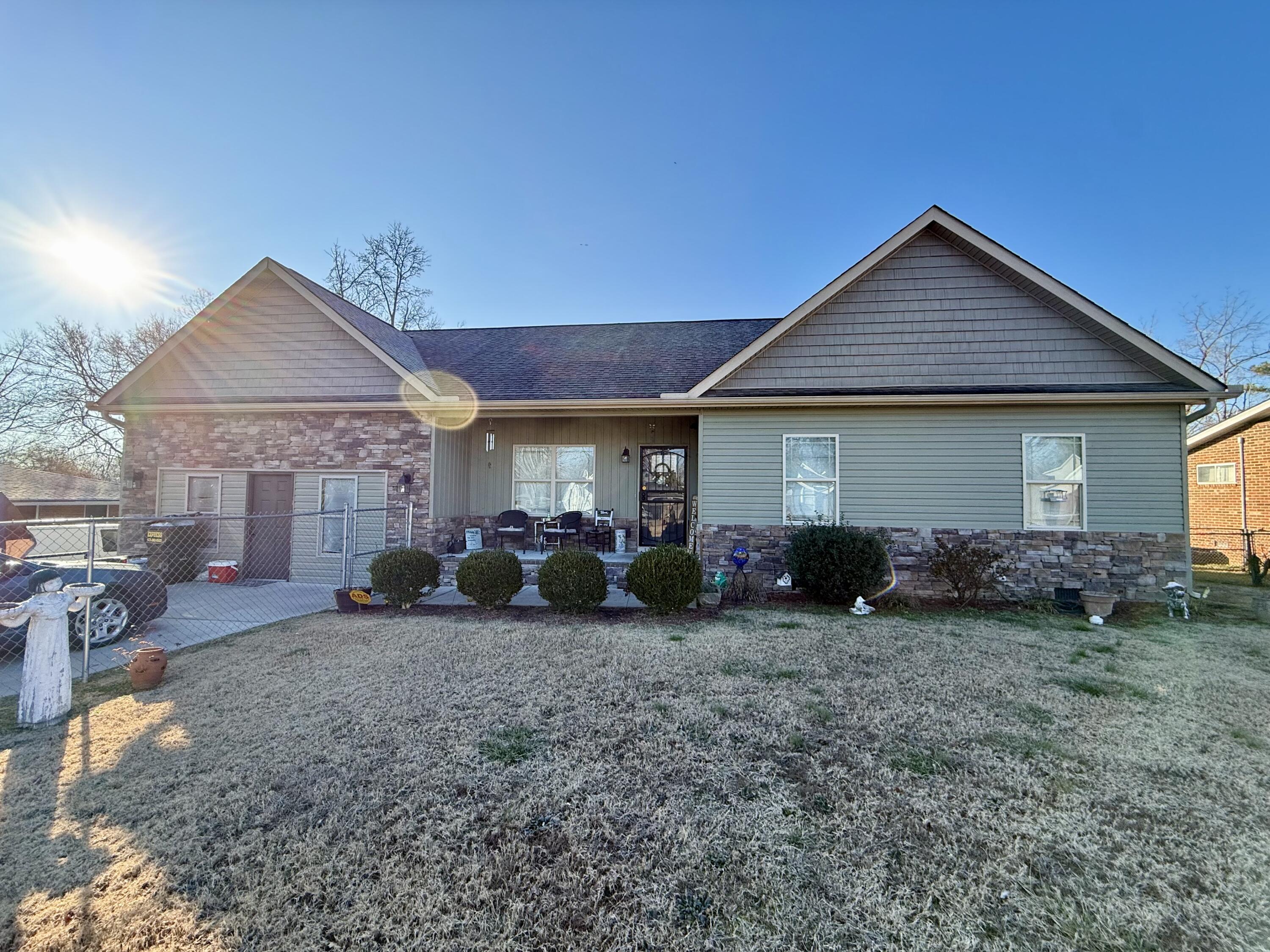 1136 W State Line Road