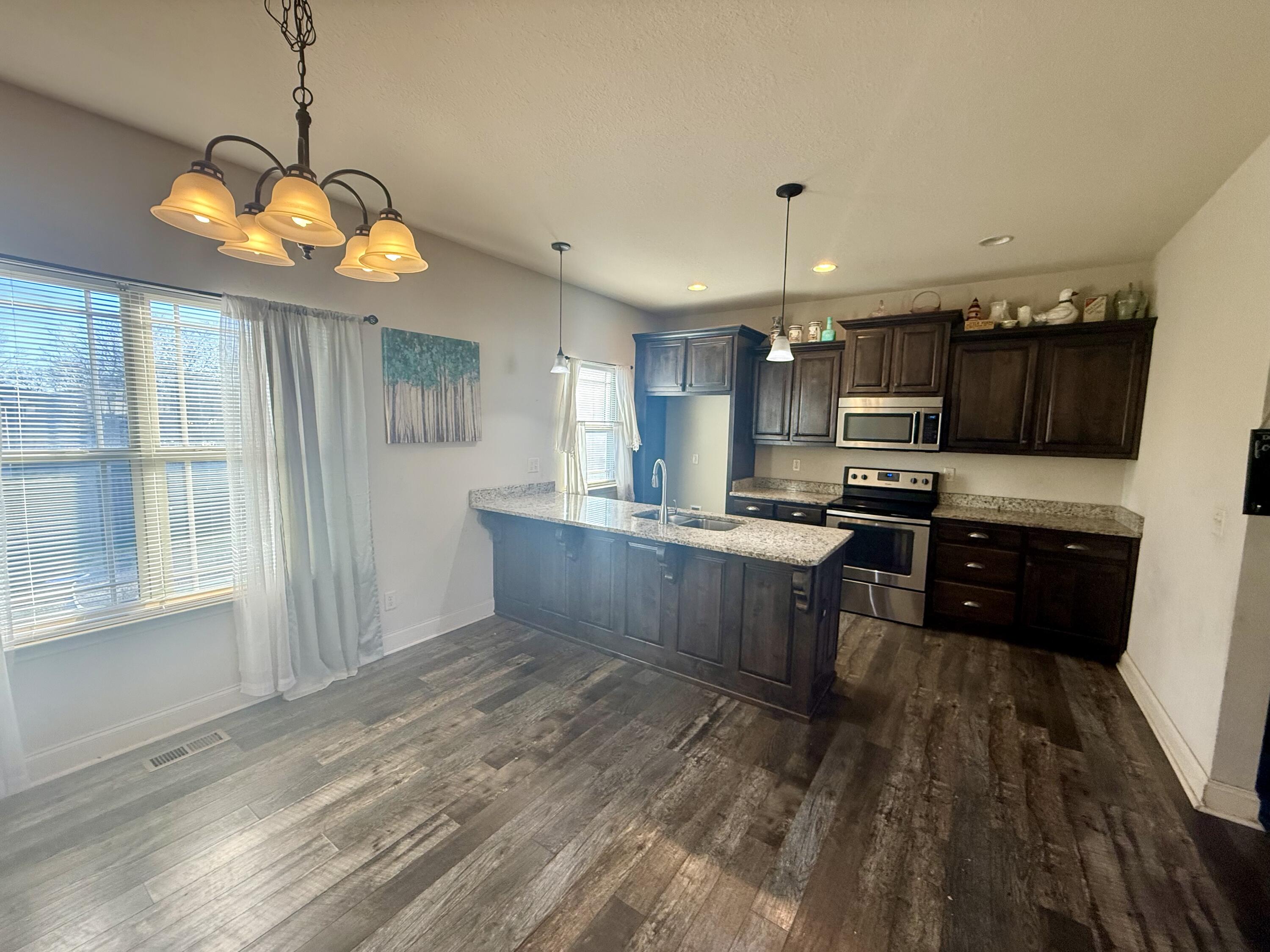 1136 W State Line Road