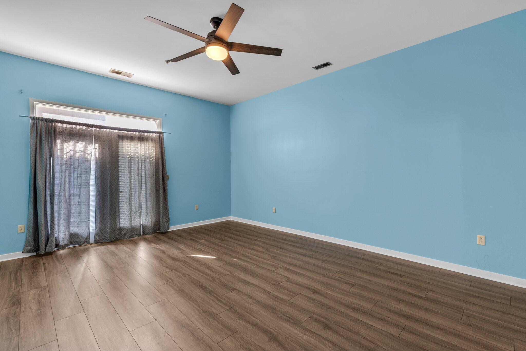 817 Flynn Street, 104