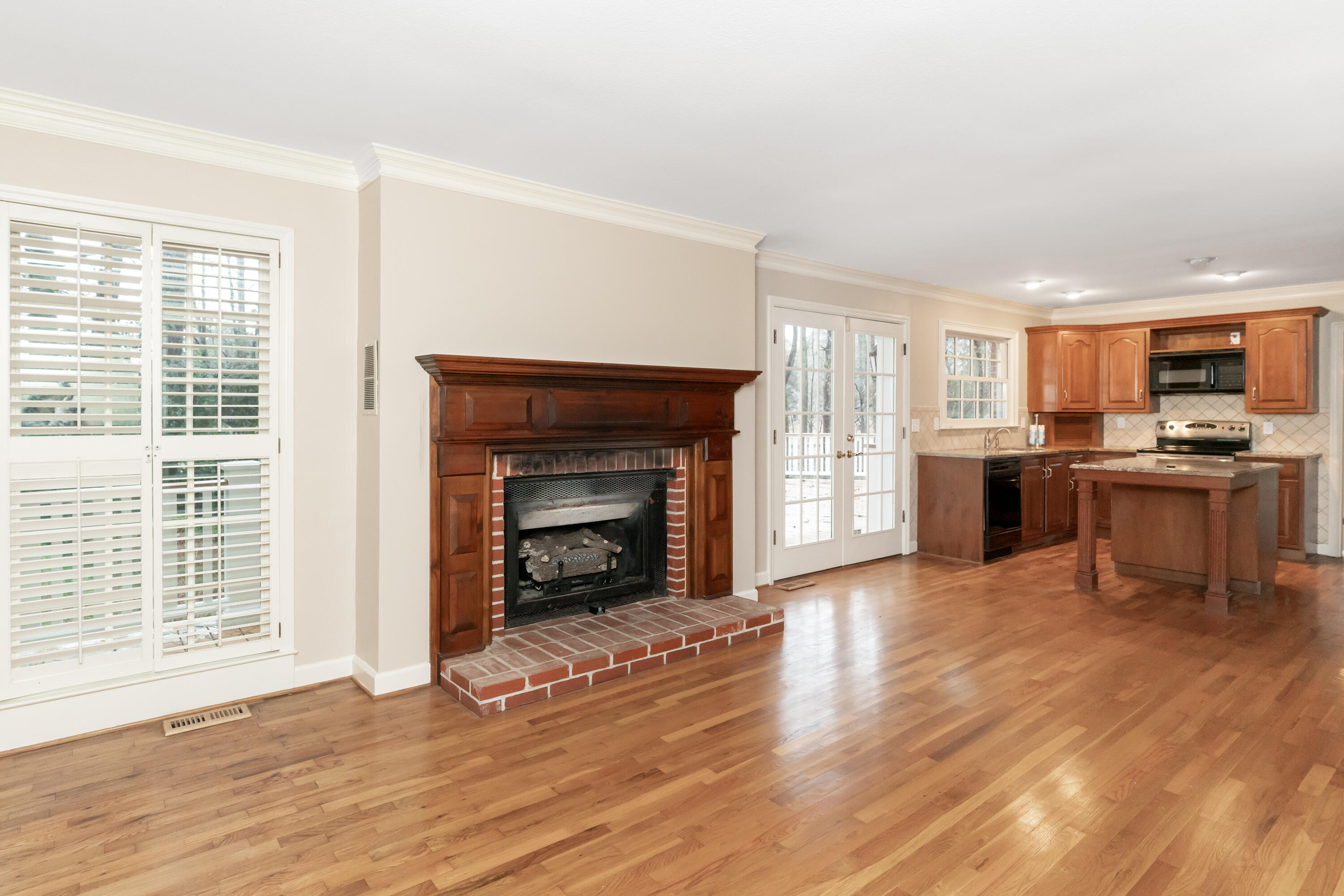 302 Brookwood Lane, LaFayette