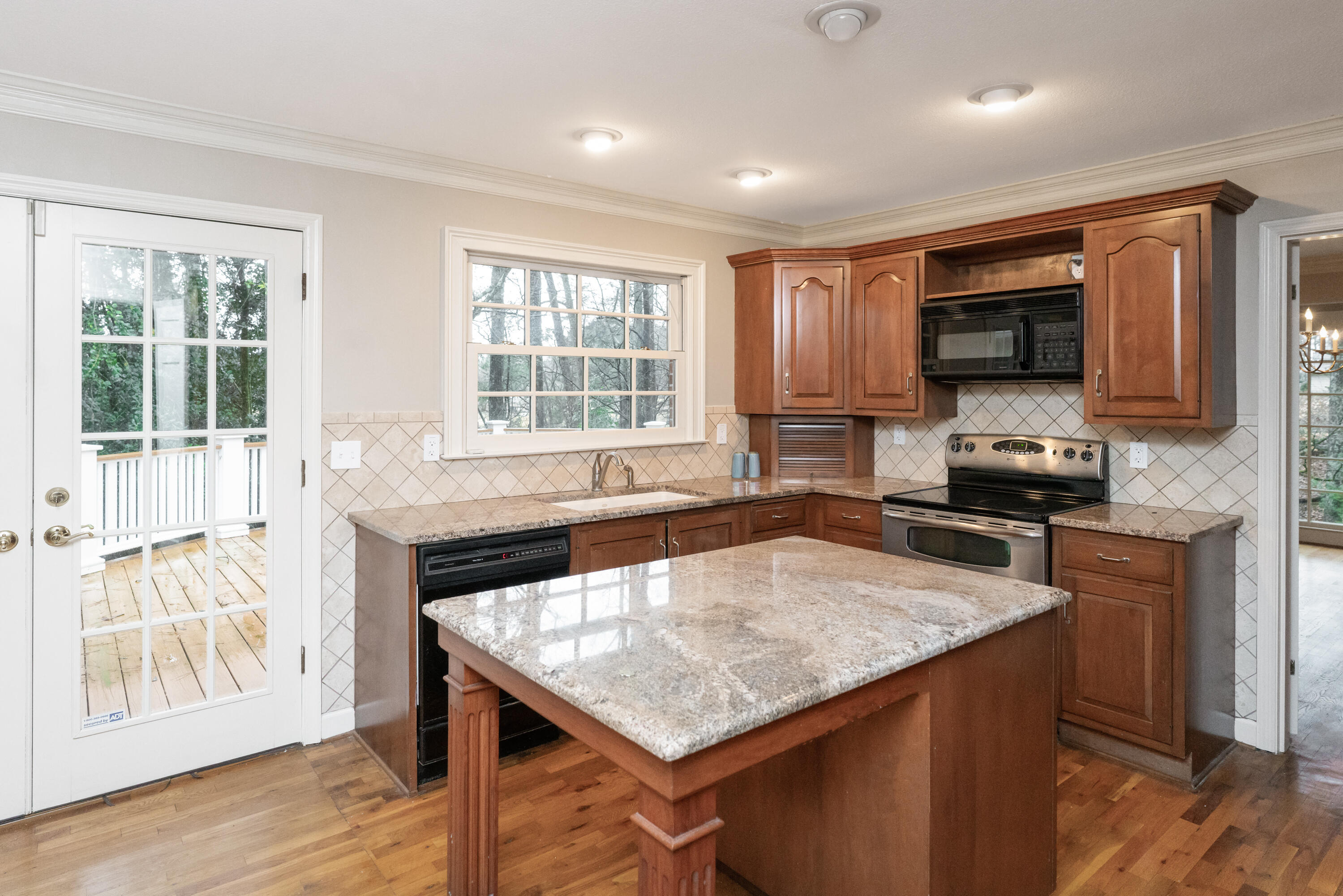 302 Brookwood Lane, LaFayette