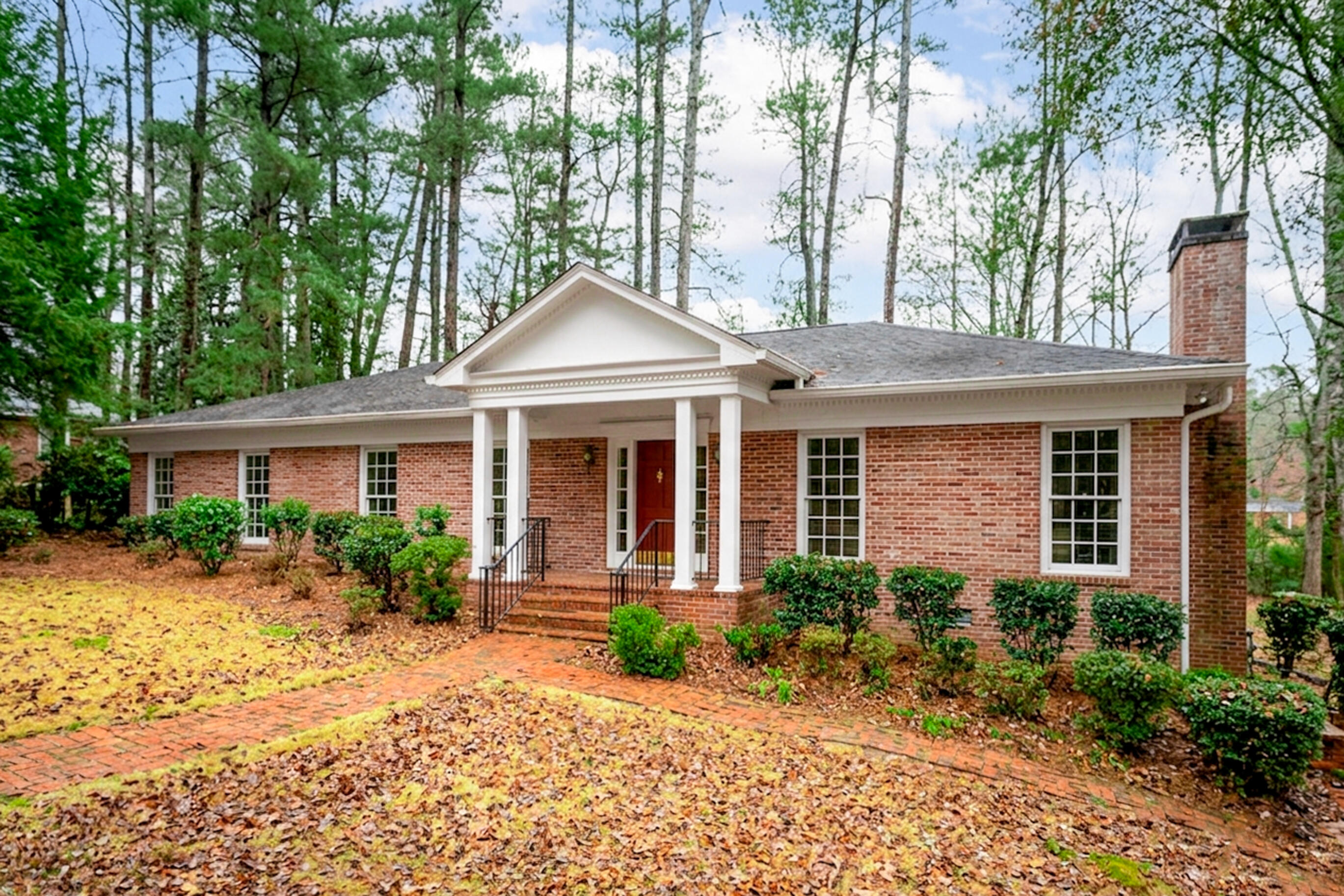 302 Brookwood Lane, LaFayette