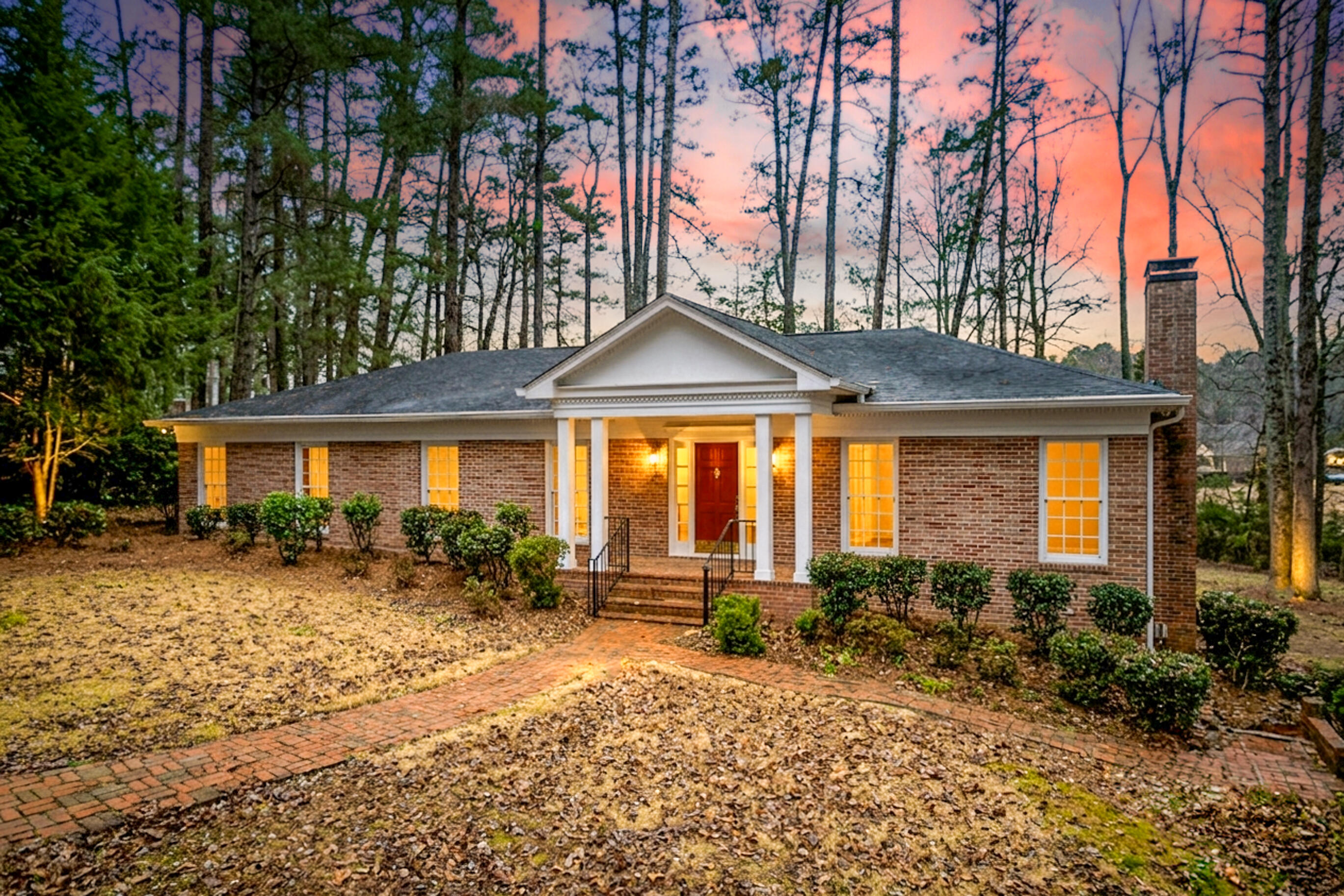 302 Brookwood Lane, LaFayette