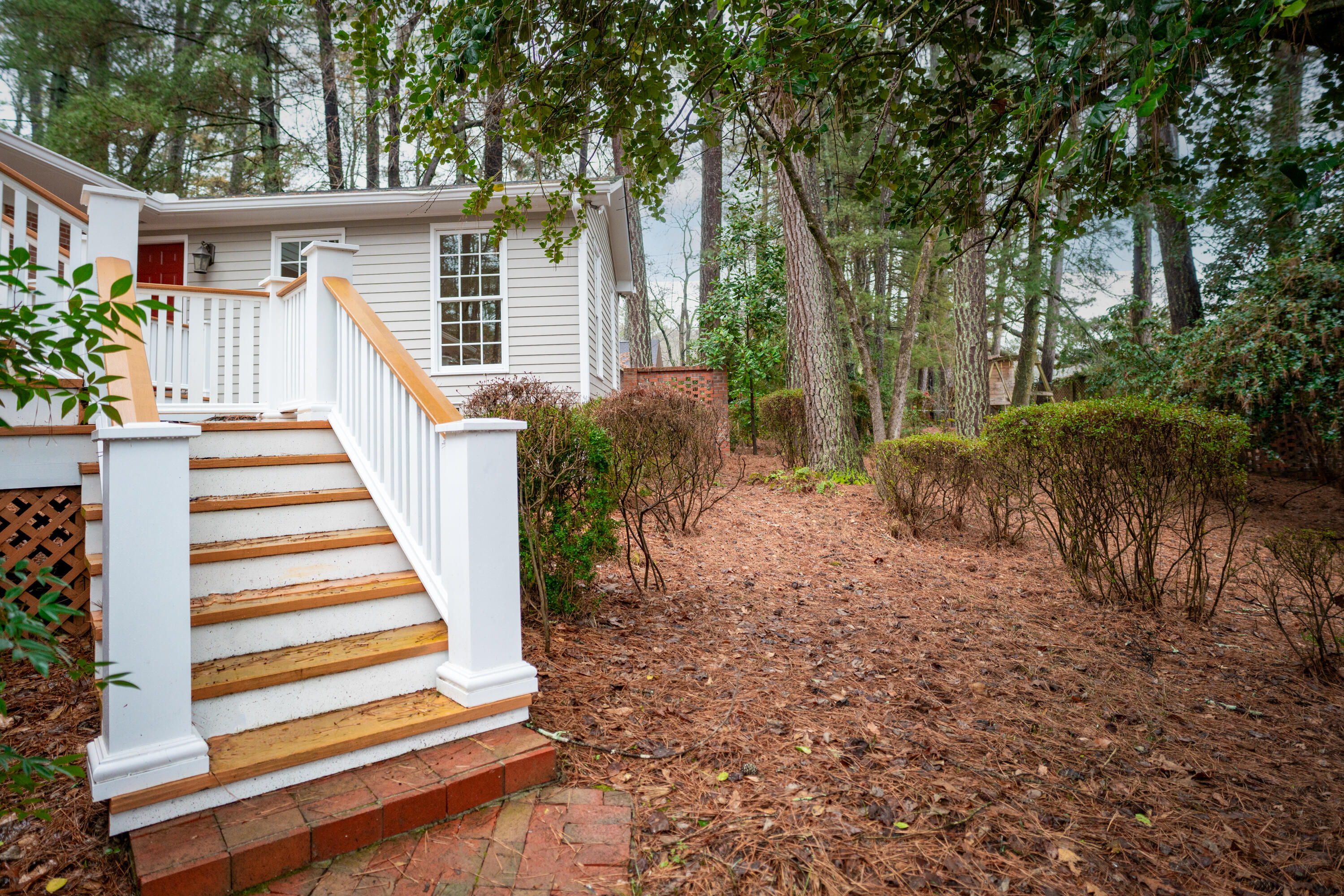 302 Brookwood Lane, LaFayette