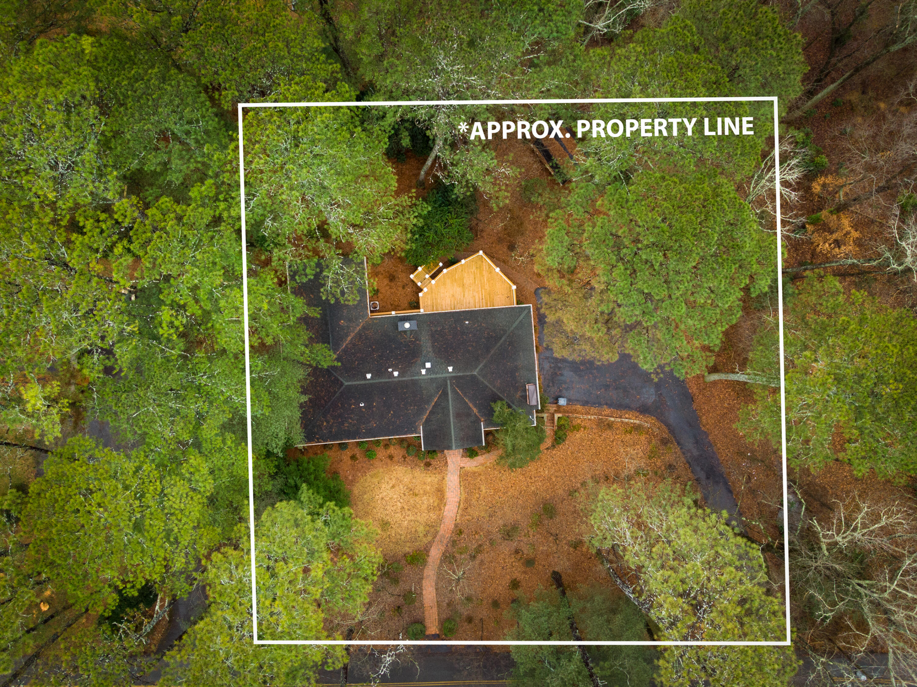 302 Brookwood Lane, LaFayette