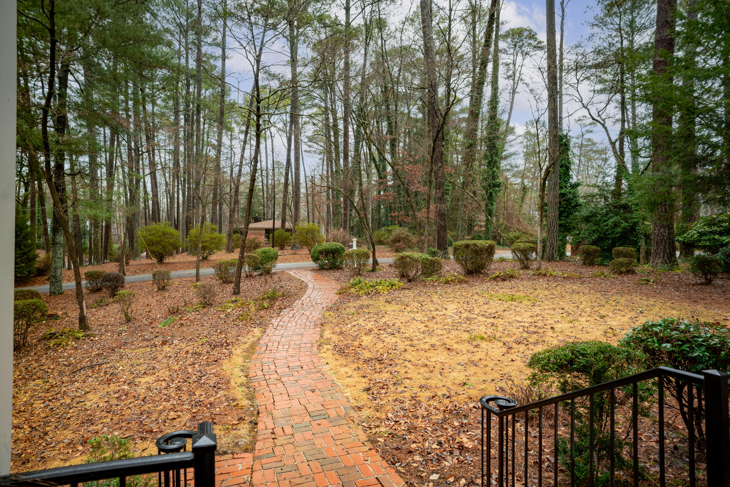 302 Brookwood Lane, LaFayette