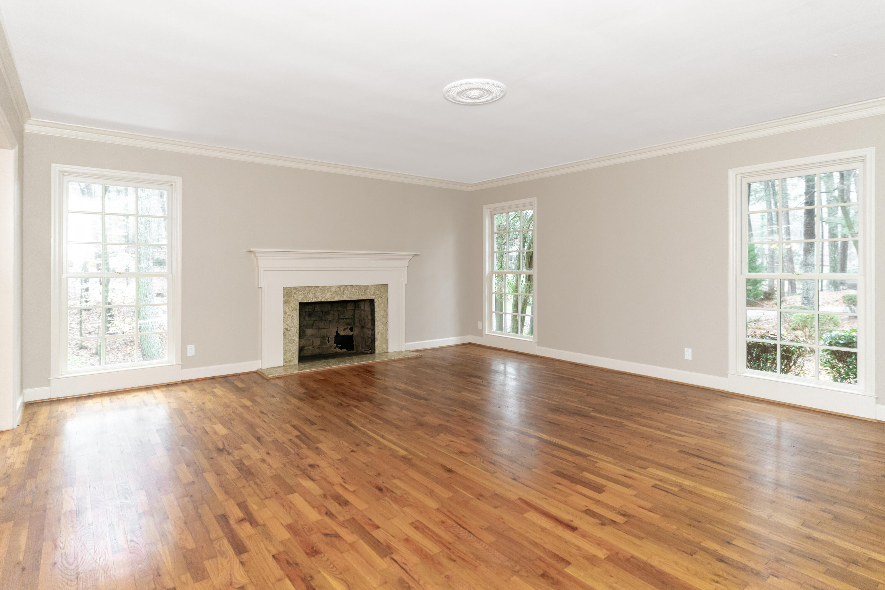 302 Brookwood Lane, LaFayette