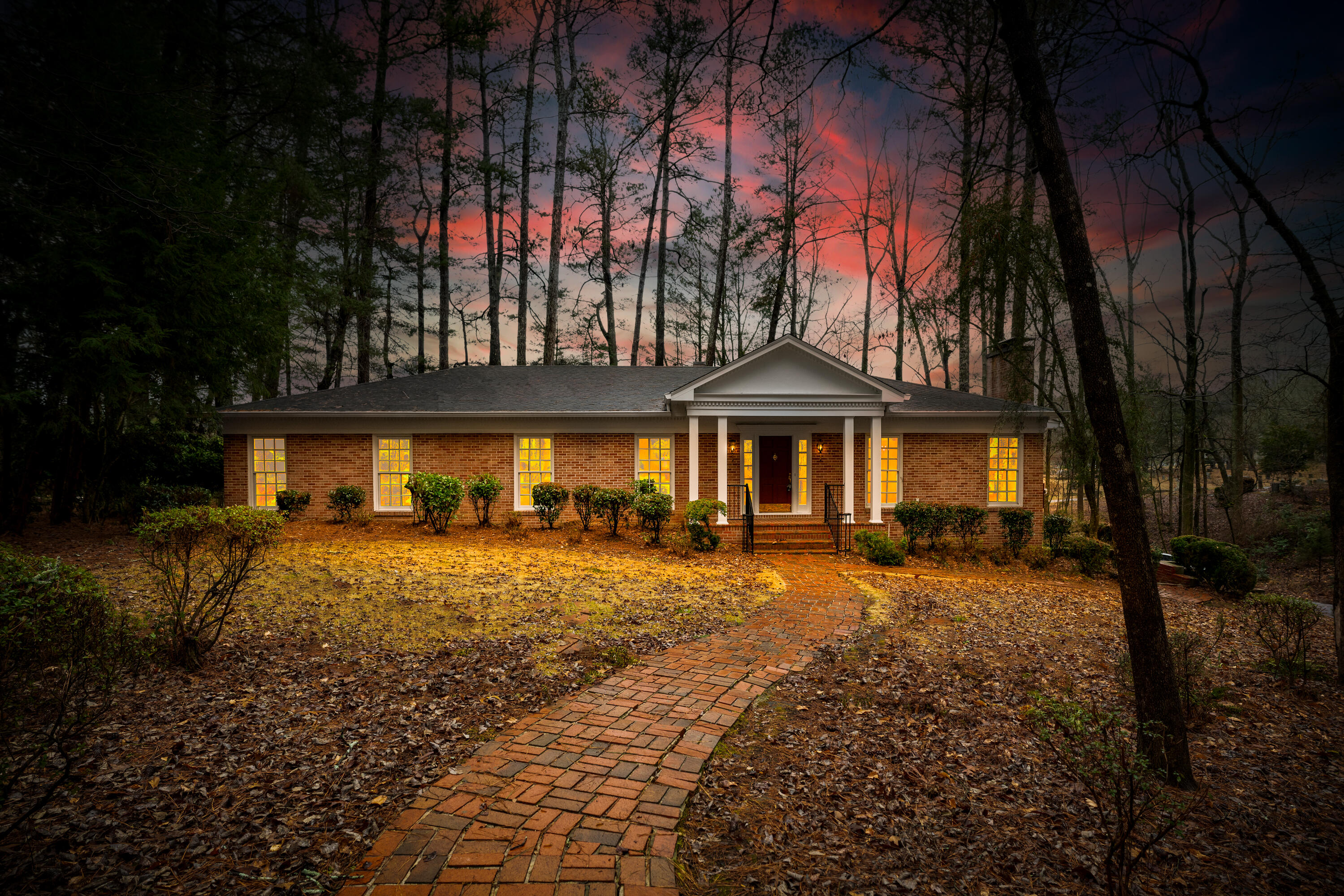 302 Brookwood Lane, LaFayette