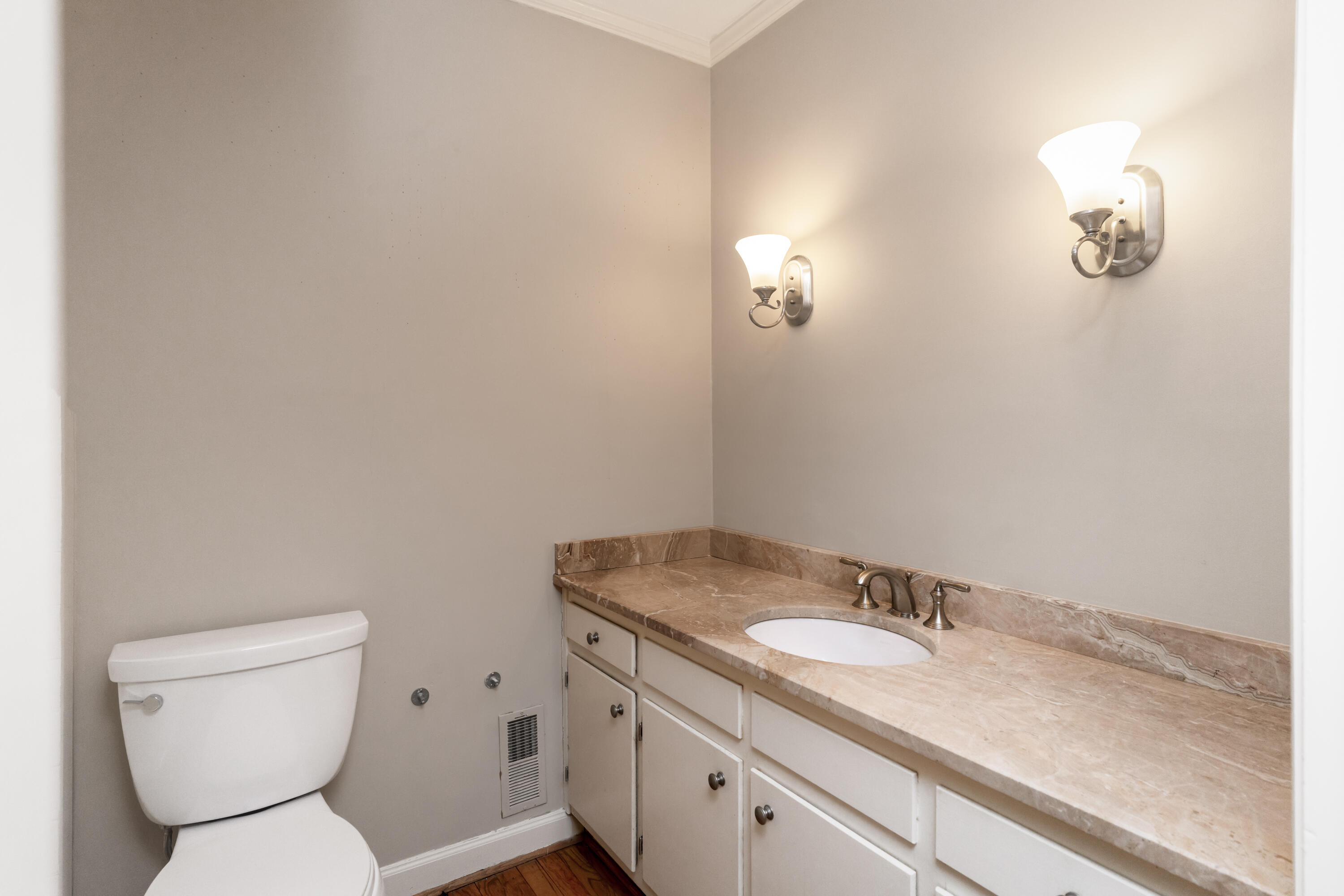 302 Brookwood Lane, LaFayette