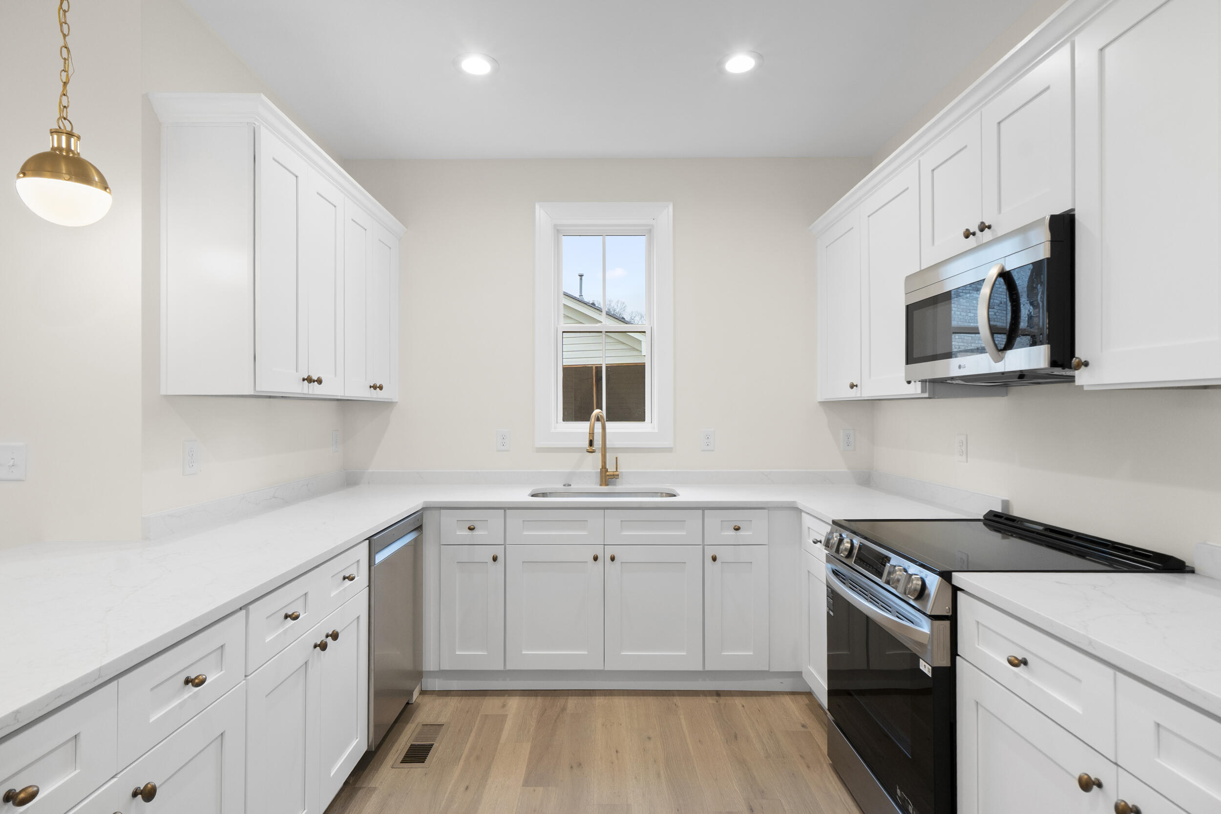 6028 Ridgeview Circle