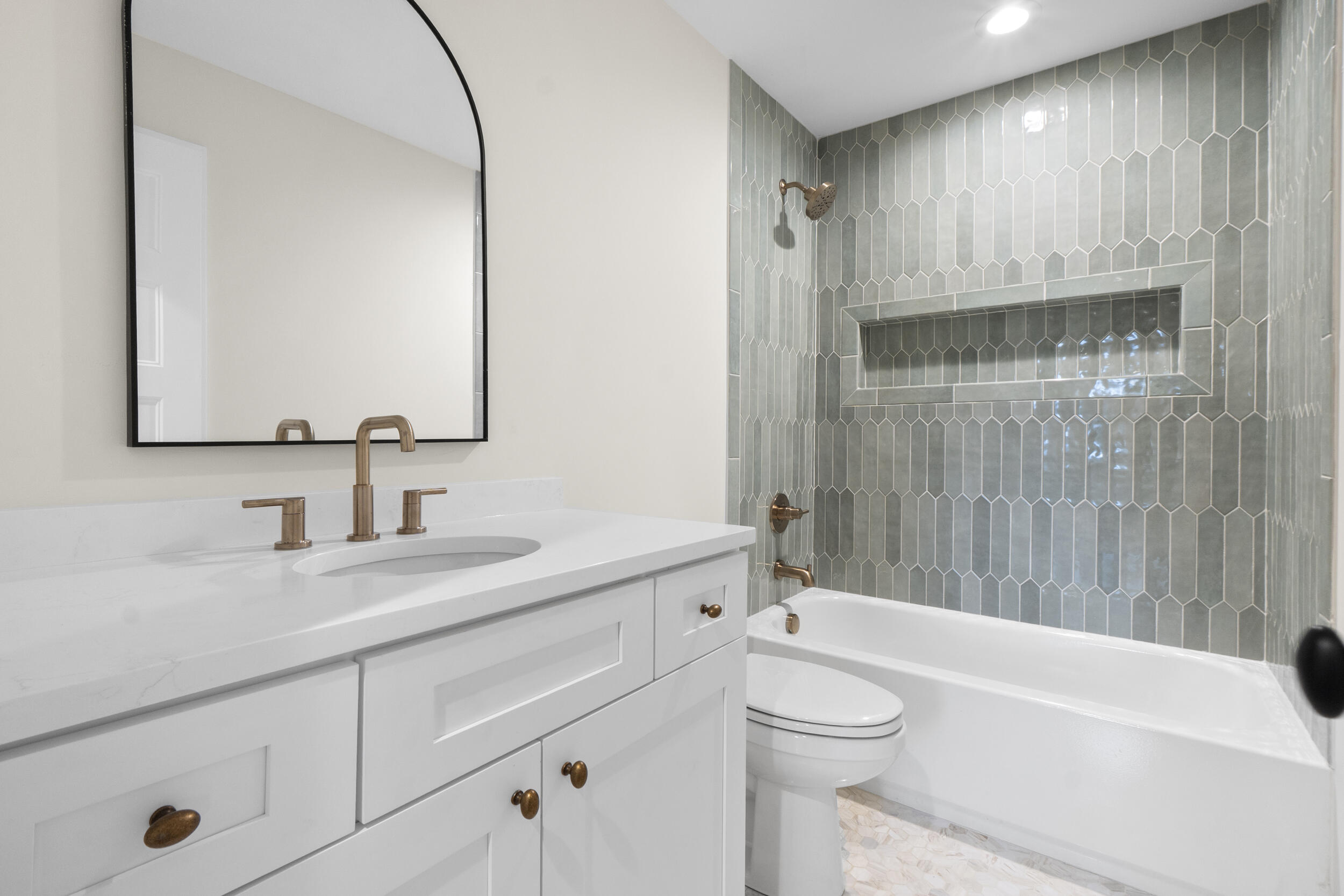 6028 Ridgeview Circle