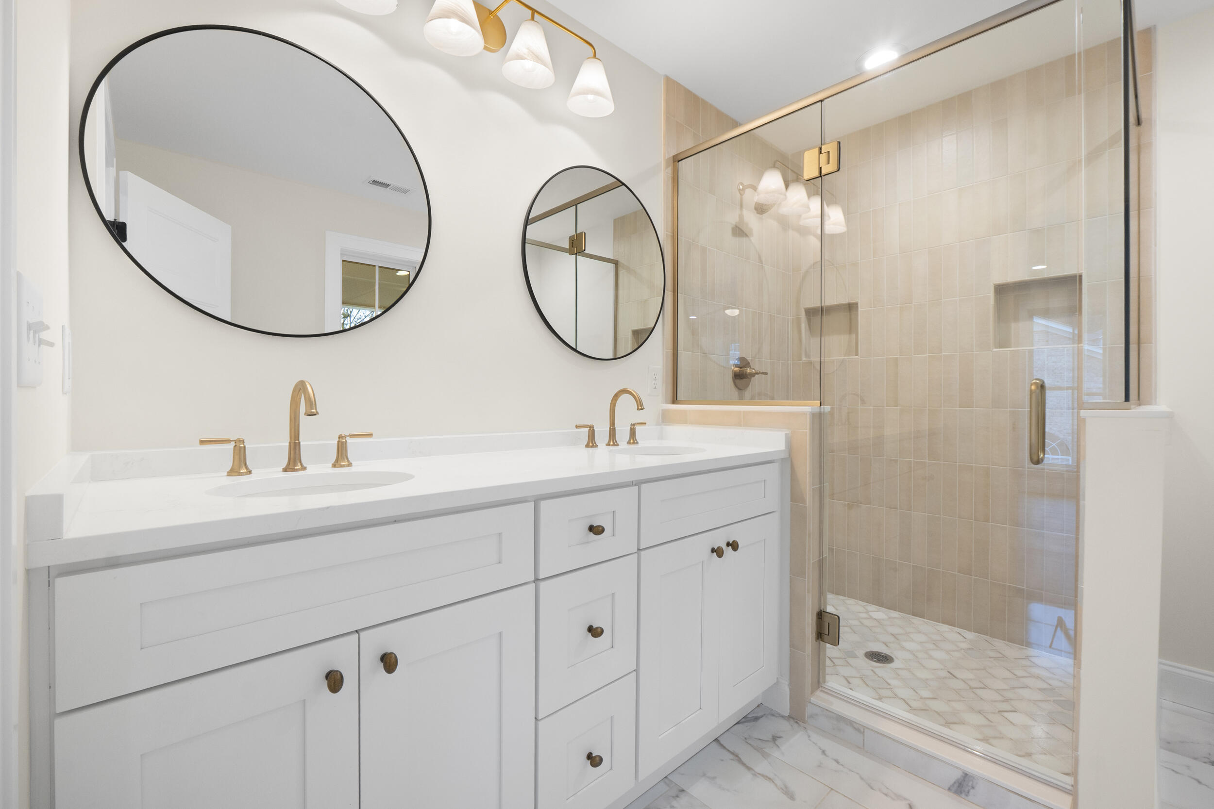 6028 Ridgeview Circle