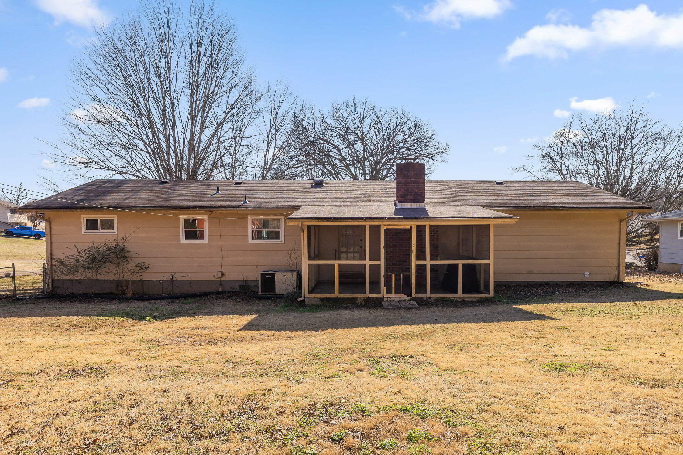 5917 Hillcrest Drive