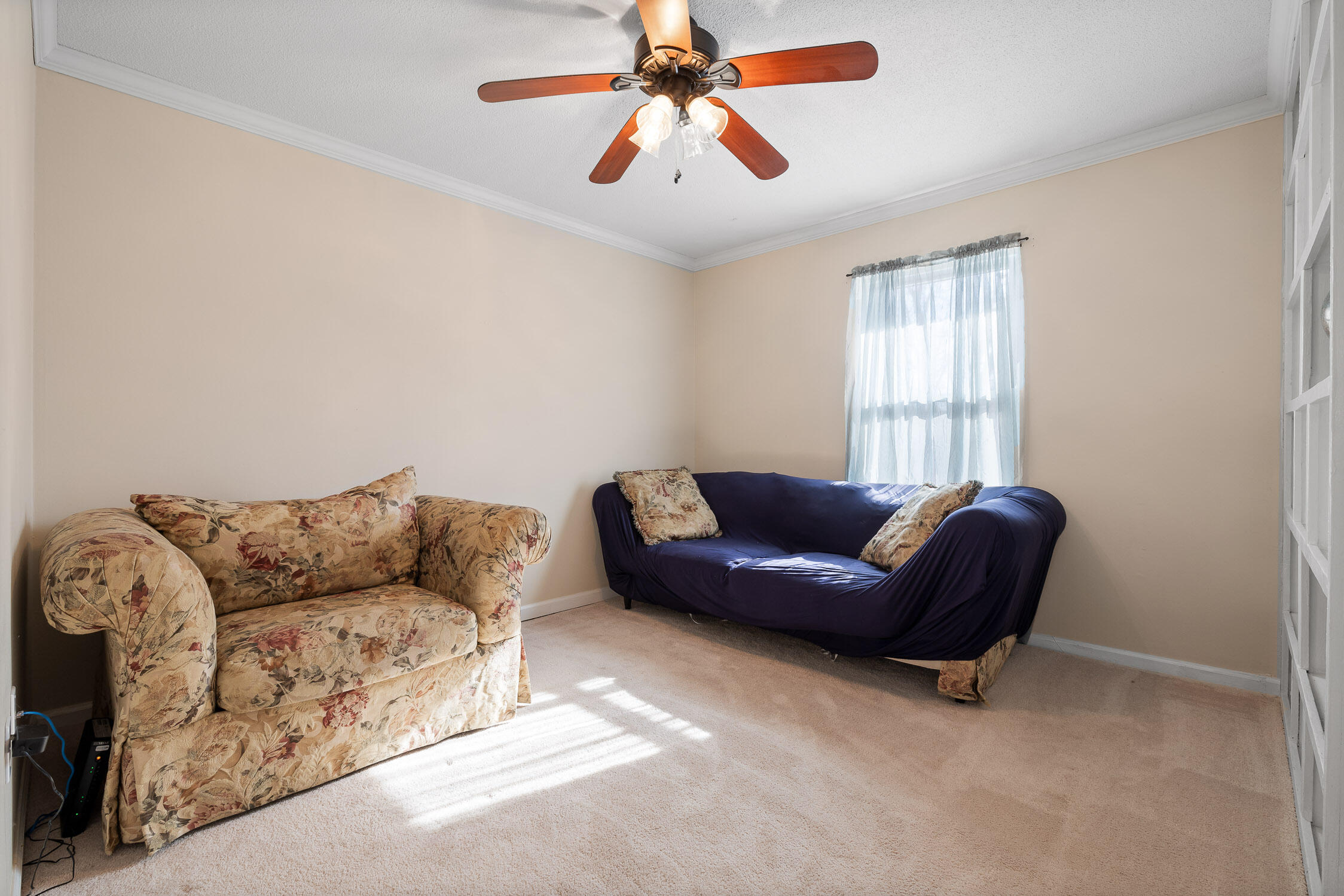 5917 Hillcrest Drive